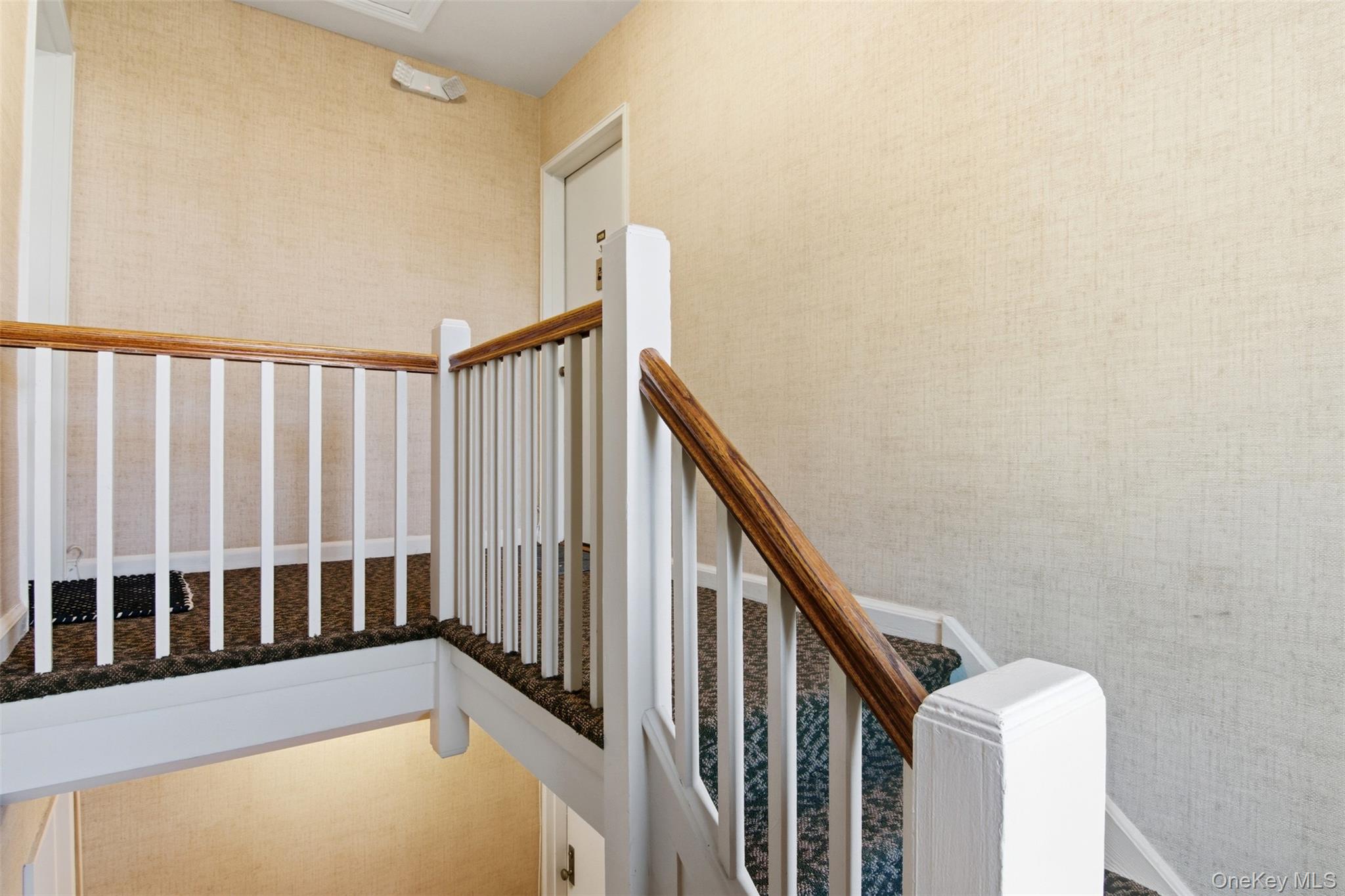 #5 photo, 405 W Main Street, Huntington , NY 11743