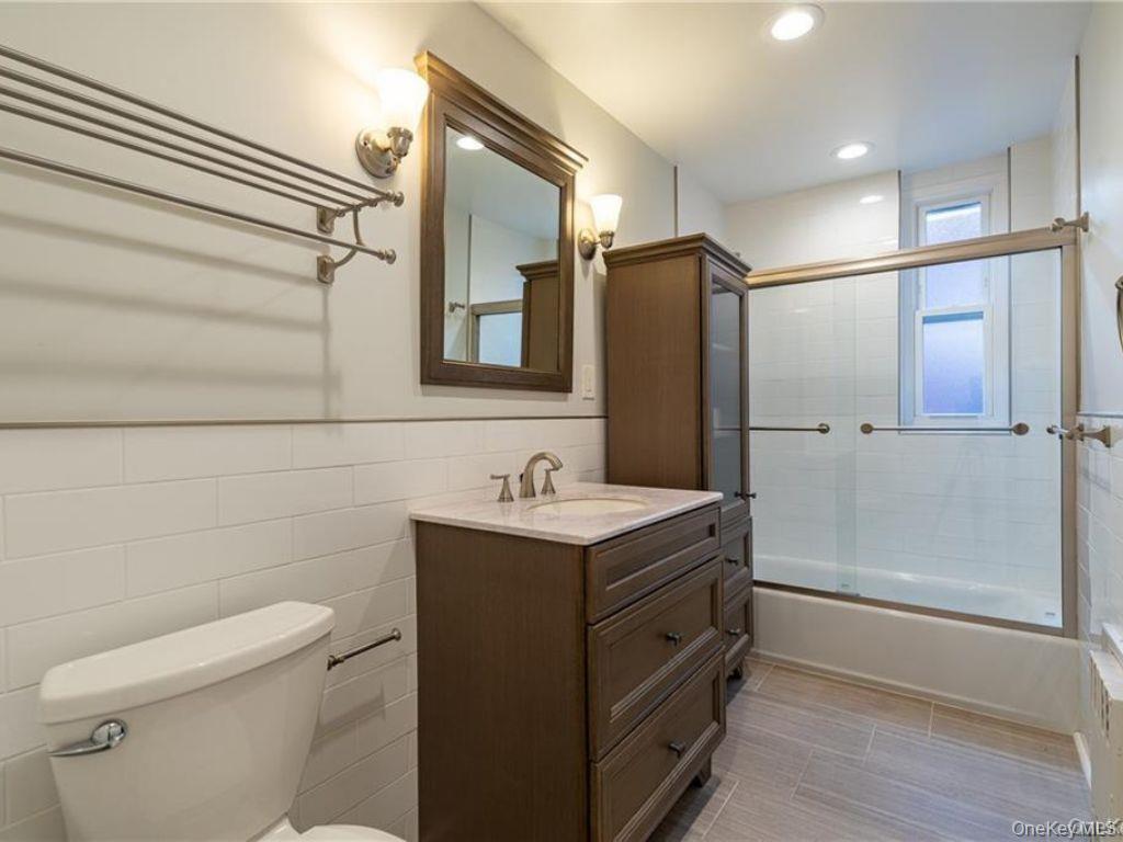 #11 photo, 25-15 83rd Street, クイーンズ区 East Elmhurst , NY 11370