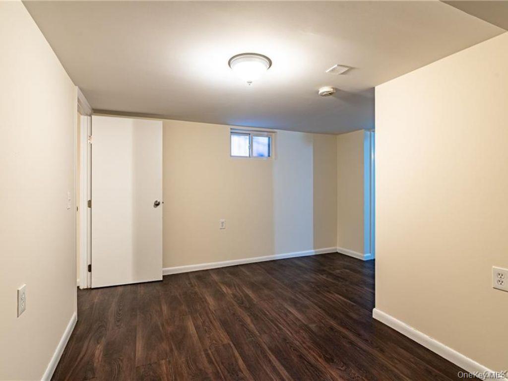 #12 photo, 25-15 83rd Street, クイーンズ区 East Elmhurst , NY 11370