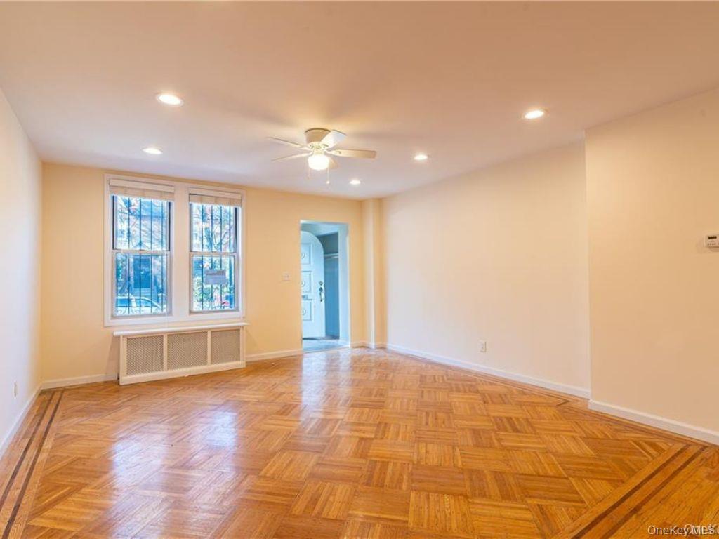 #3 photo, 25-15 83rd Street, クイーンズ区 East Elmhurst , NY 11370