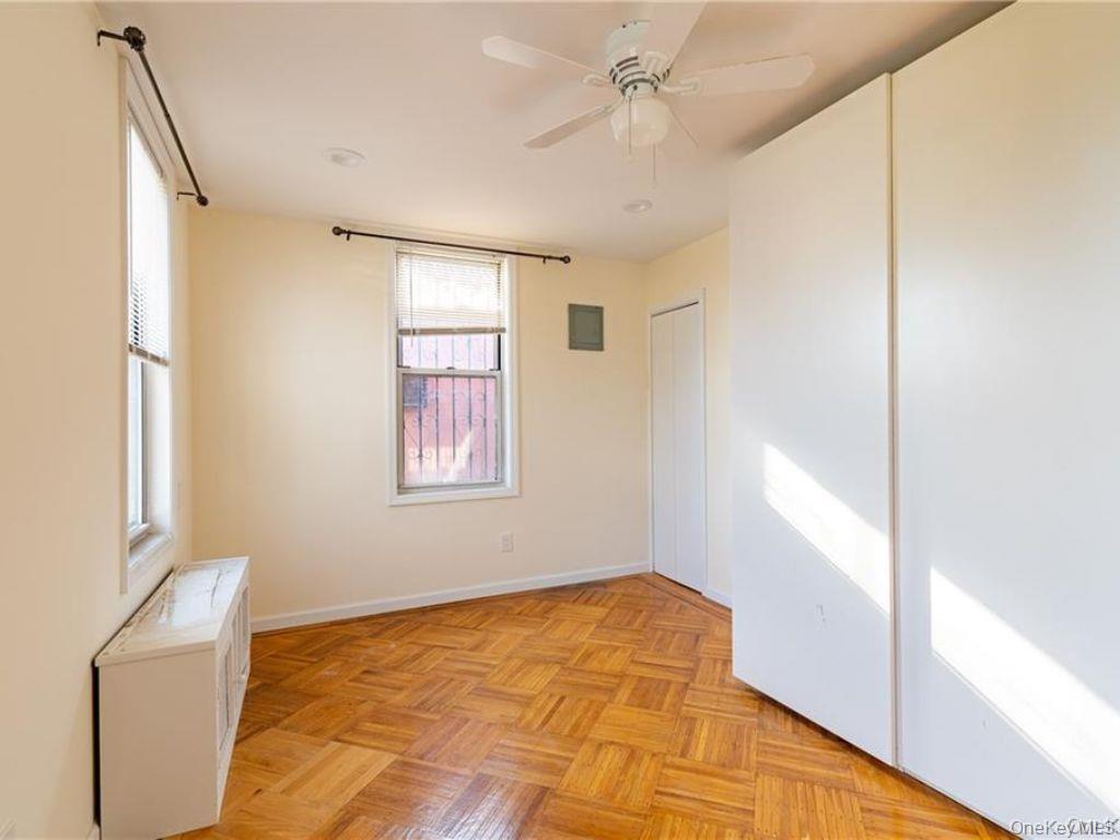 #4 photo, 25-15 83rd Street, クイーンズ区 East Elmhurst , NY 11370