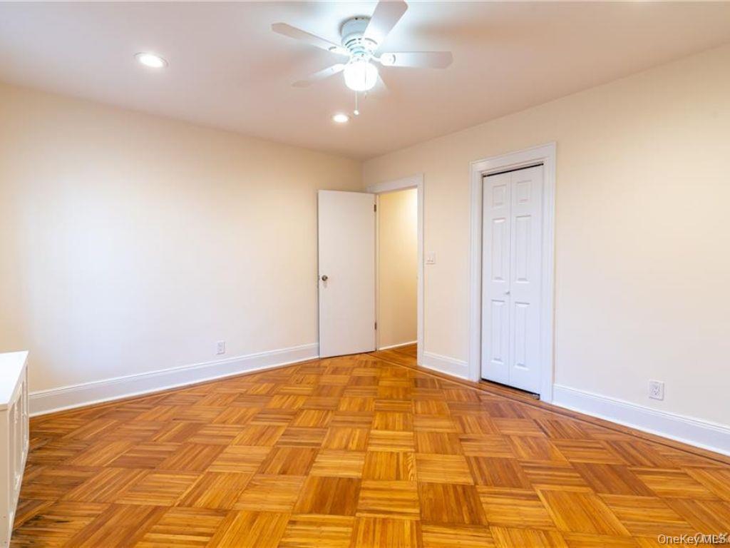 #5 photo, 25-15 83rd Street, クイーンズ区 East Elmhurst , NY 11370