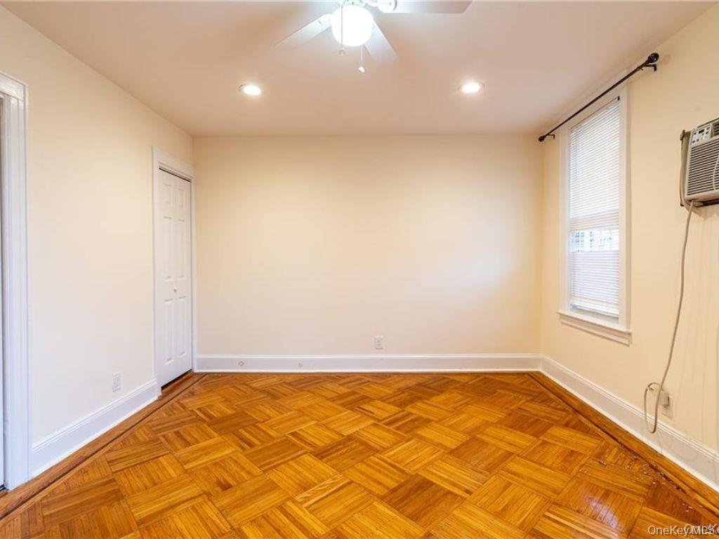 #7 photo, 25-15 83rd Street, クイーンズ区 East Elmhurst , NY 11370