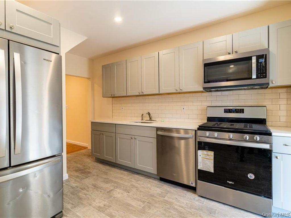 #9 photo, 25-15 83rd Street, クイーンズ区 East Elmhurst , NY 11370