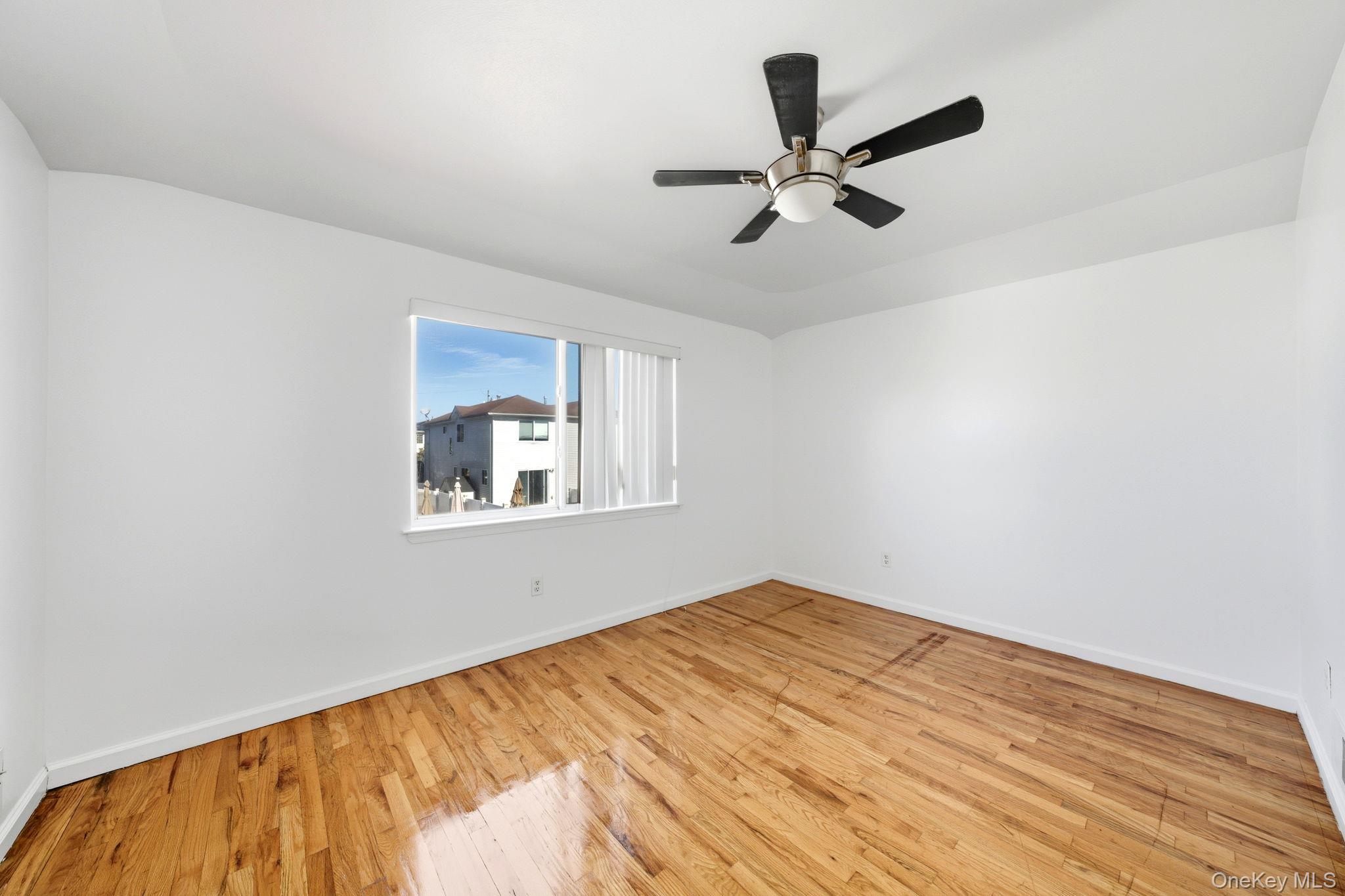 #17 photo, 31 Beresford, Staten Island , NY 10314