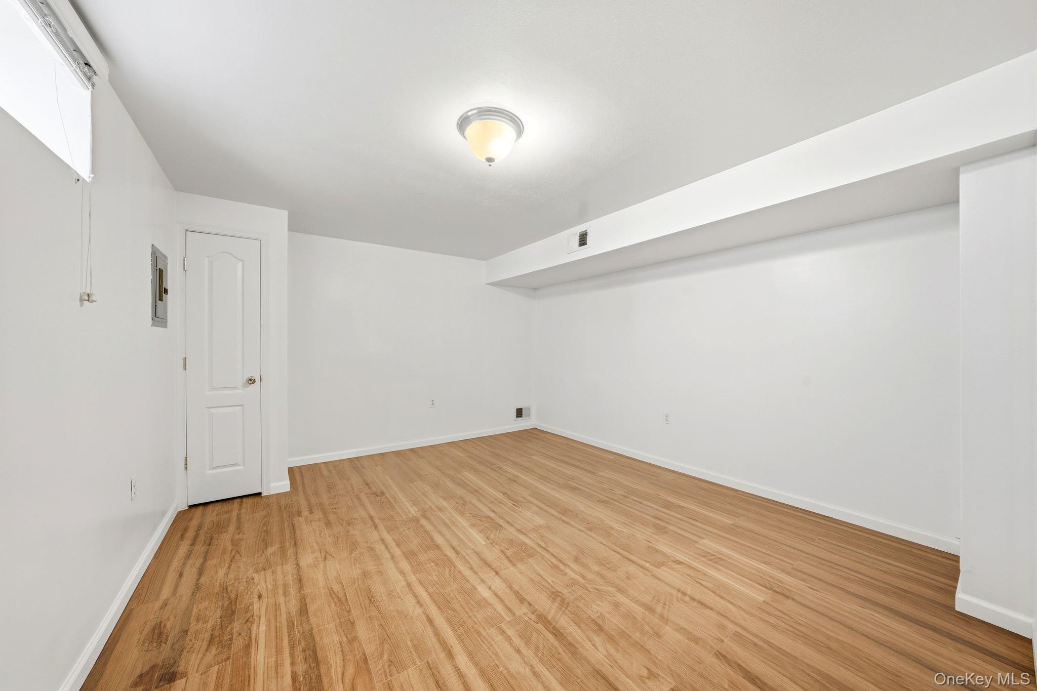 #20 photo, 31 Beresford, Staten Island , NY 10314