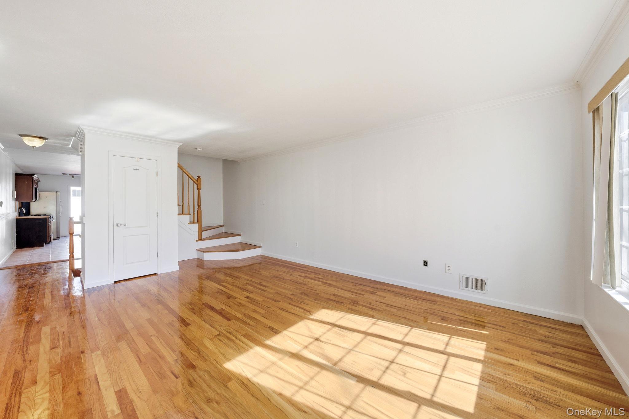 #5 photo, 31 Beresford, Staten Island , NY 10314