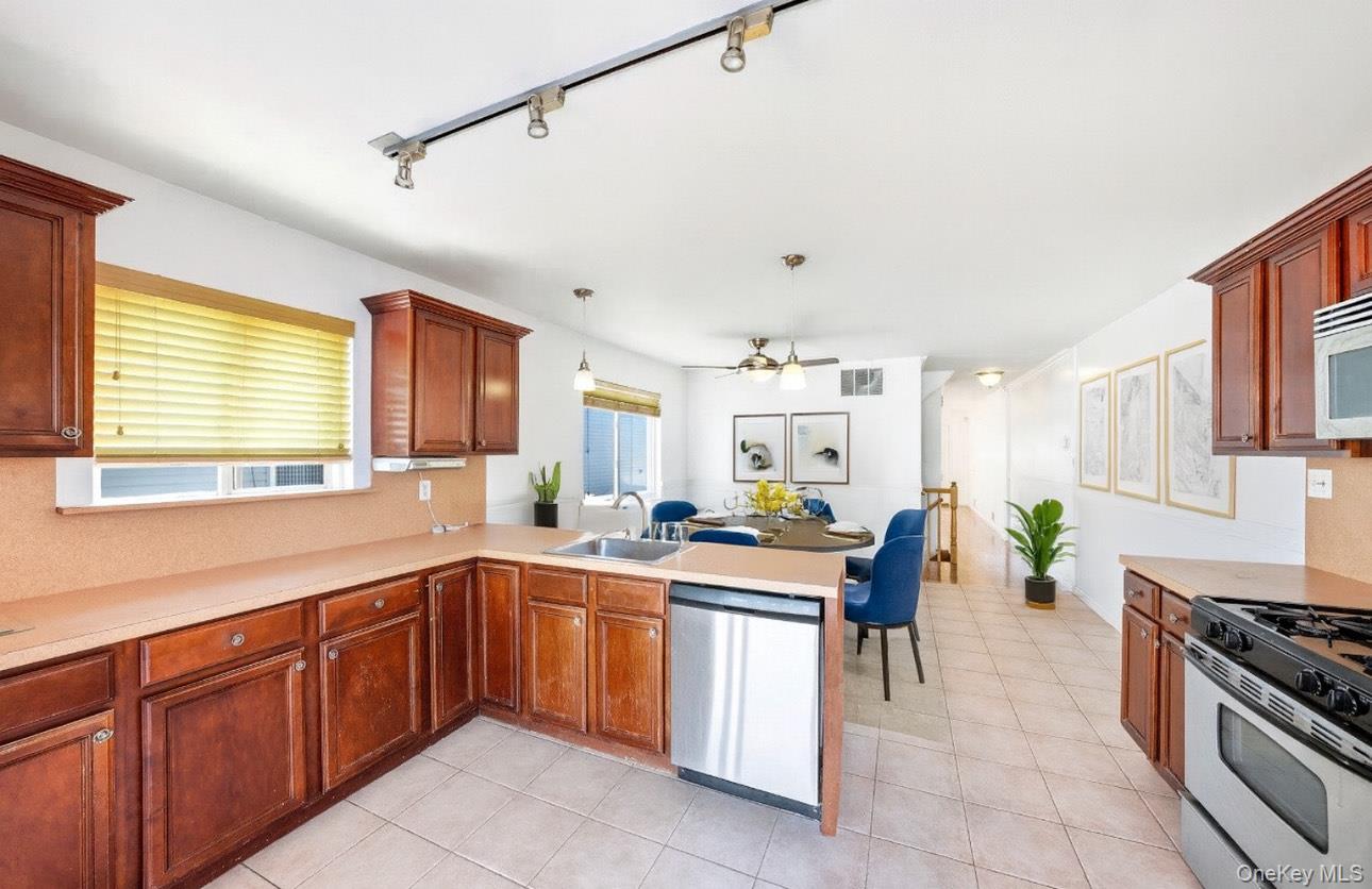 #9 photo, 31 Beresford, Staten Island , NY 10314