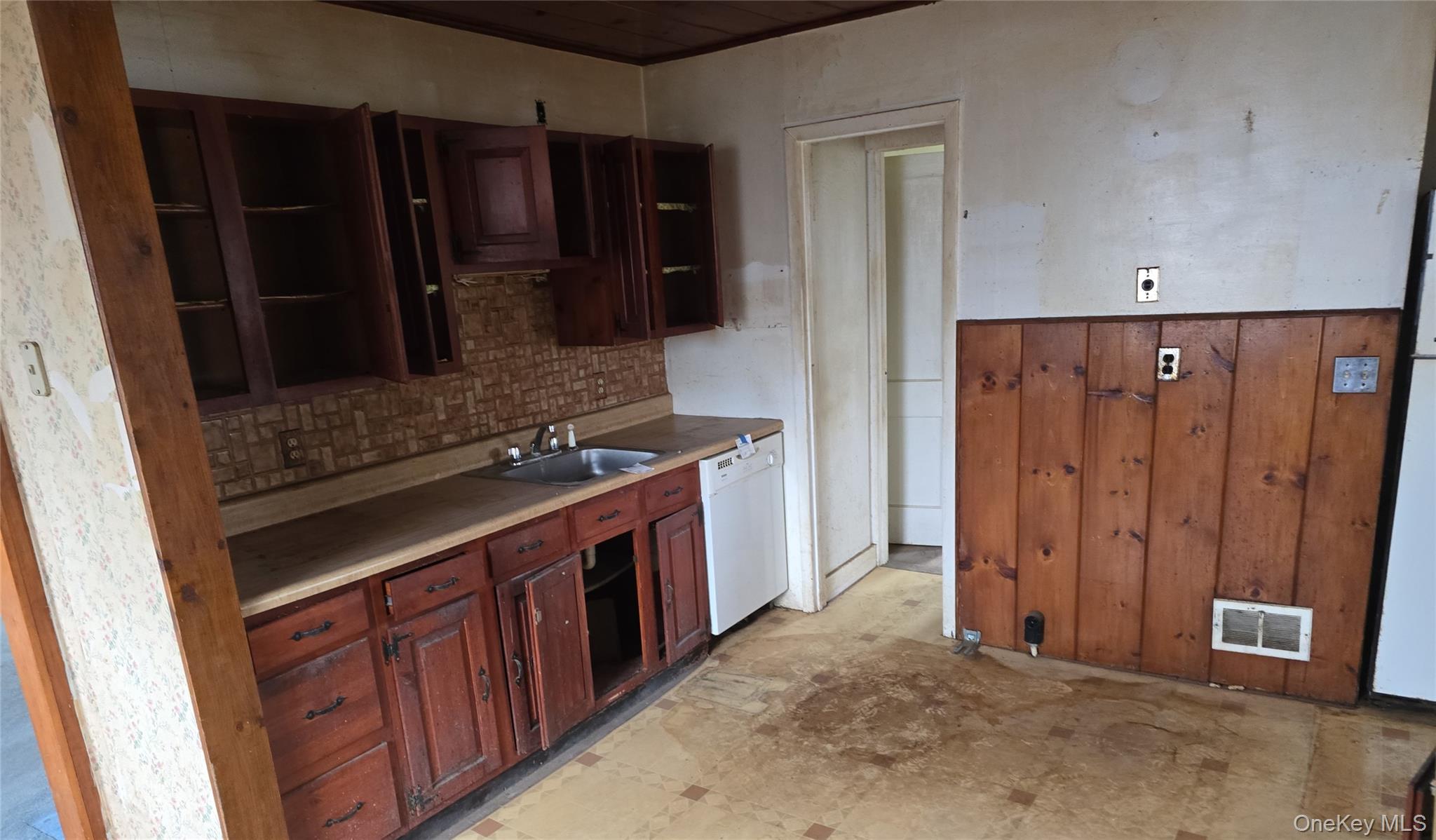 #9 photo, 3 Pond Road, Walden , NY 12586