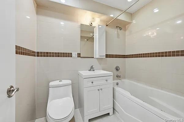 #11 photo, 6464 Wetherole Street, クイーンズ区 Flushing , NY 11374