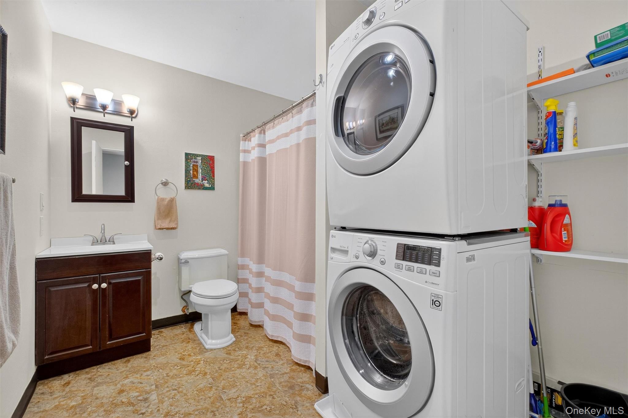 #20 photo, 21 Carnaby Street, Wappingers Falls , NY 12590