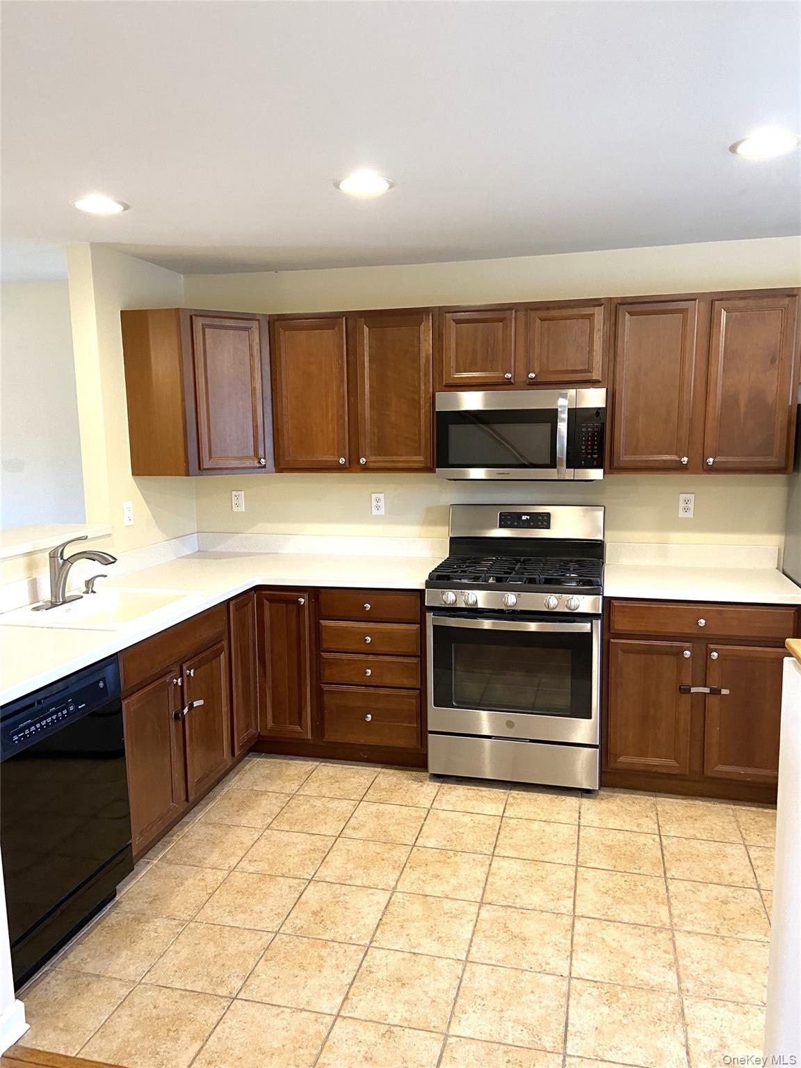 #10 photo, 421 Northview Court, Peekskill , NY 10566