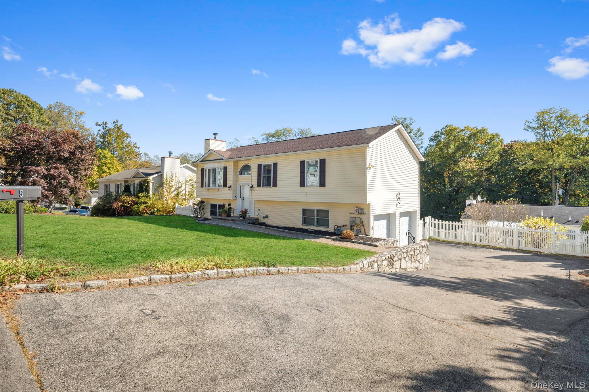 #4 photo, 5 Sabrina Lane, Ossining , NY 10562