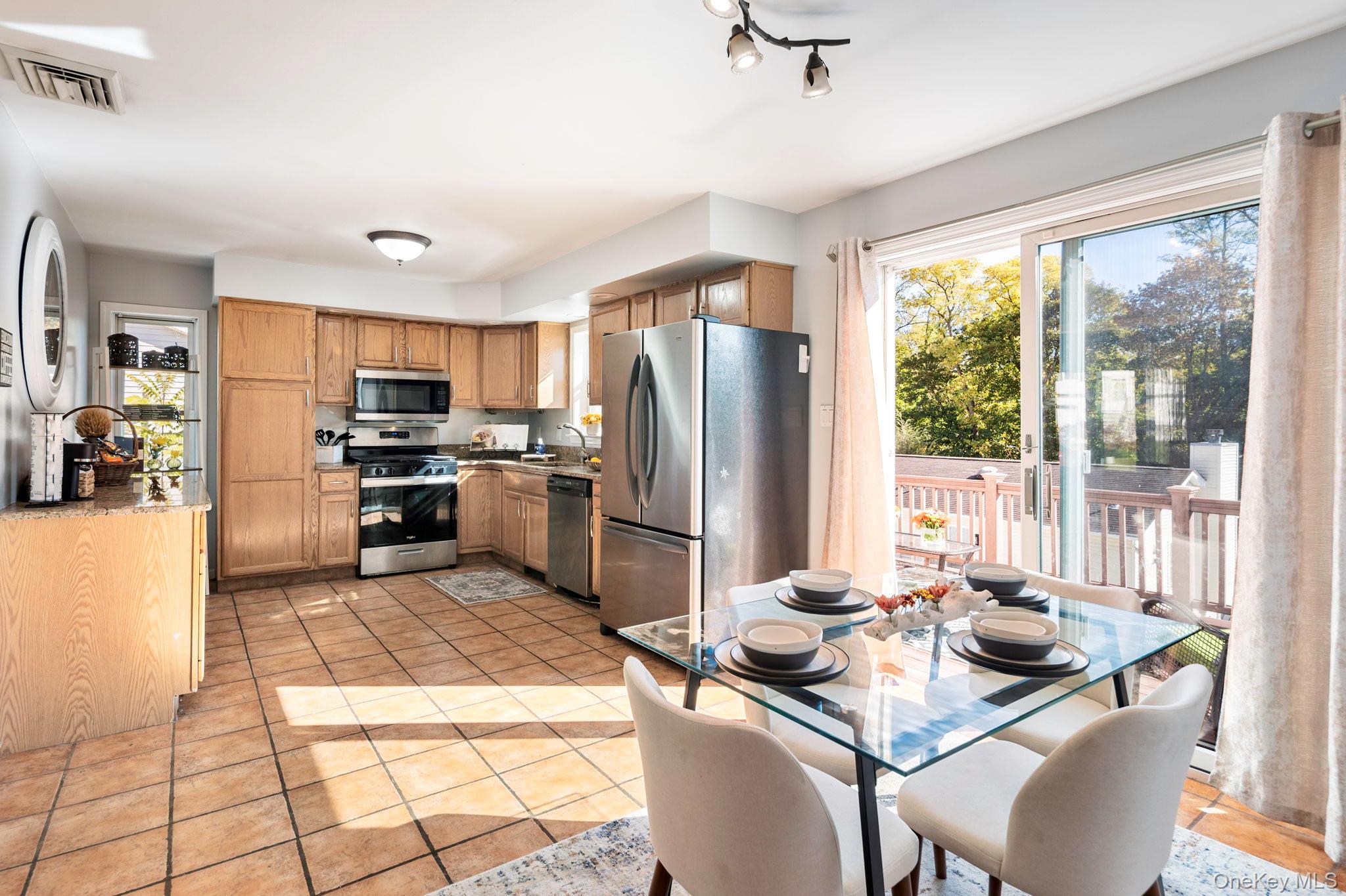 #9 photo, 5 Sabrina Lane, Ossining , NY 10562