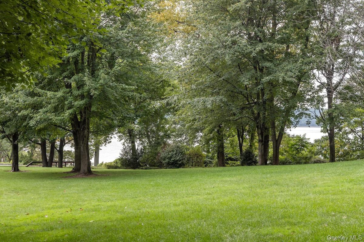 #2 photo, 66 Landing Drive, Dobbs Ferry , NY 10522