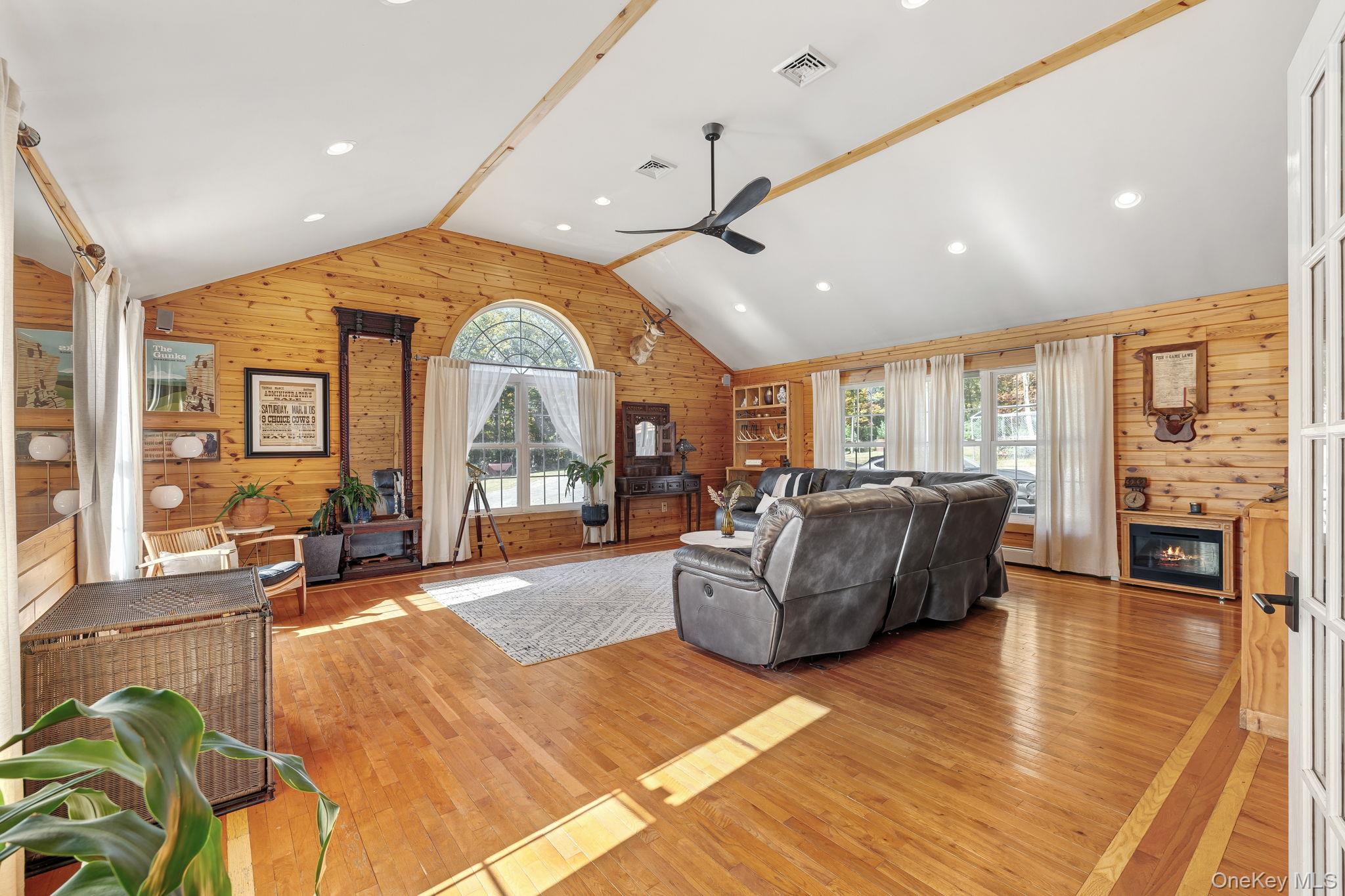 #10 photo, 557 Oregon Trail, Walker Valley , NY 12566