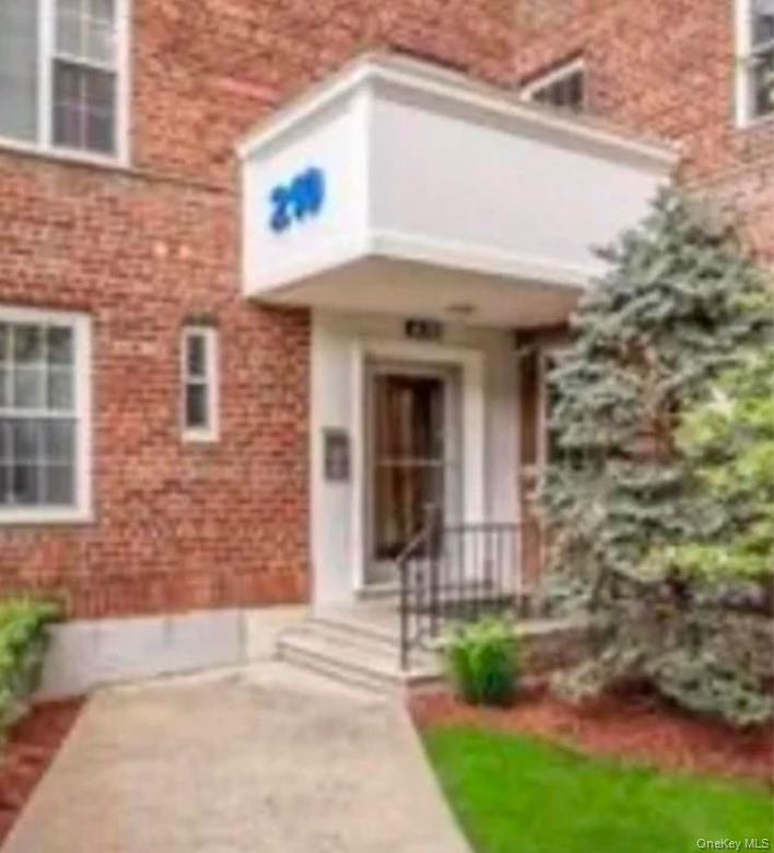 #13 photo, 210 Pelham Road, New Rochelle , NY 10805