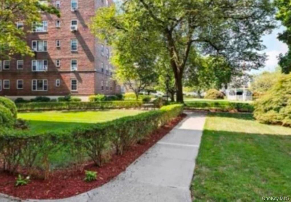 #16 photo, 210 Pelham Road, New Rochelle , NY 10805