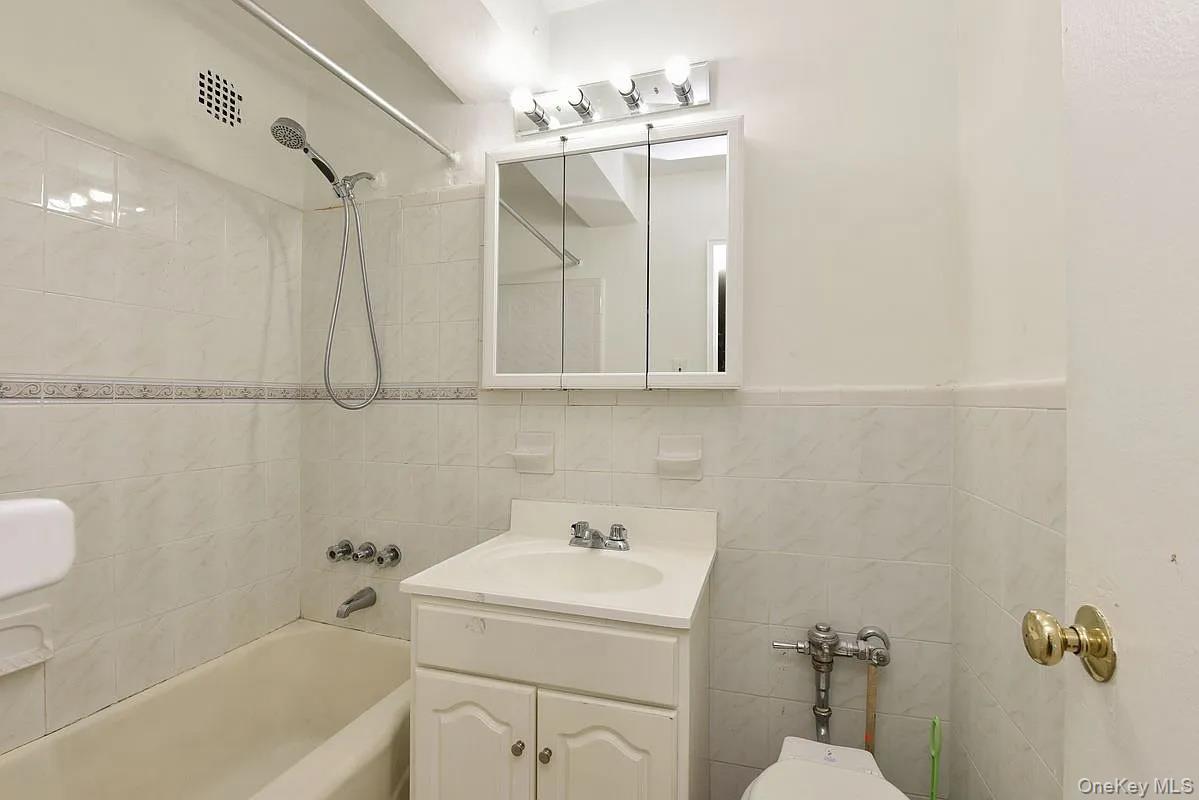 #7 photo, 34-20 Parsons Boulevard, クイーンズ区 Queens Village North , NY 11354