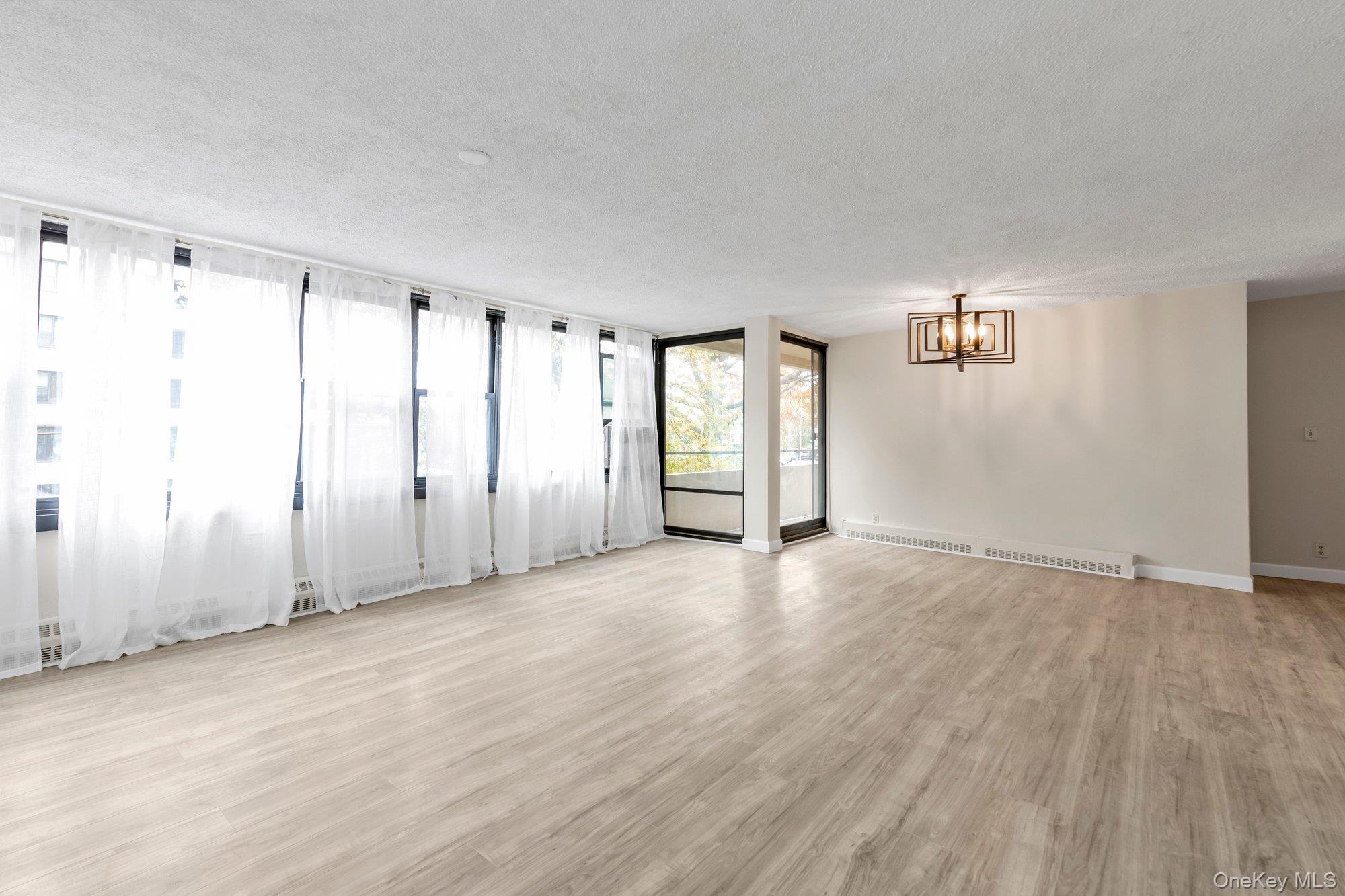 #3 photo, 7-25 166 St, クイーンズ区 Beechhurst , NY 11357