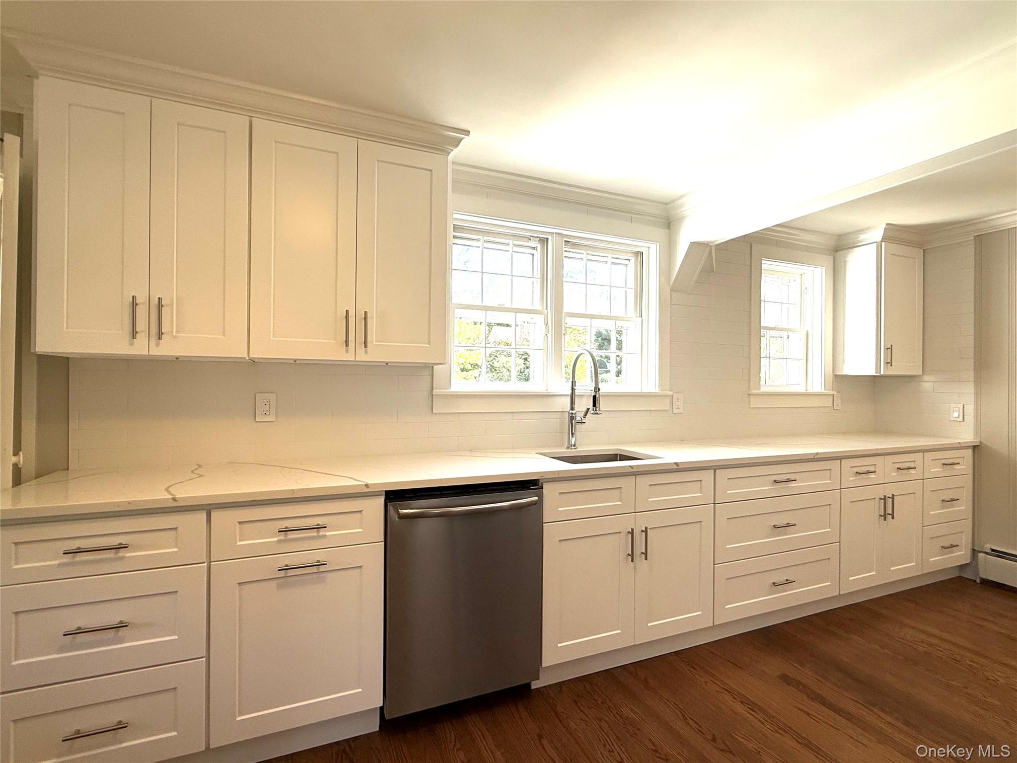 #4 photo, 35 La Rue Drive, サフォーク郡 Huntington , NY 11743