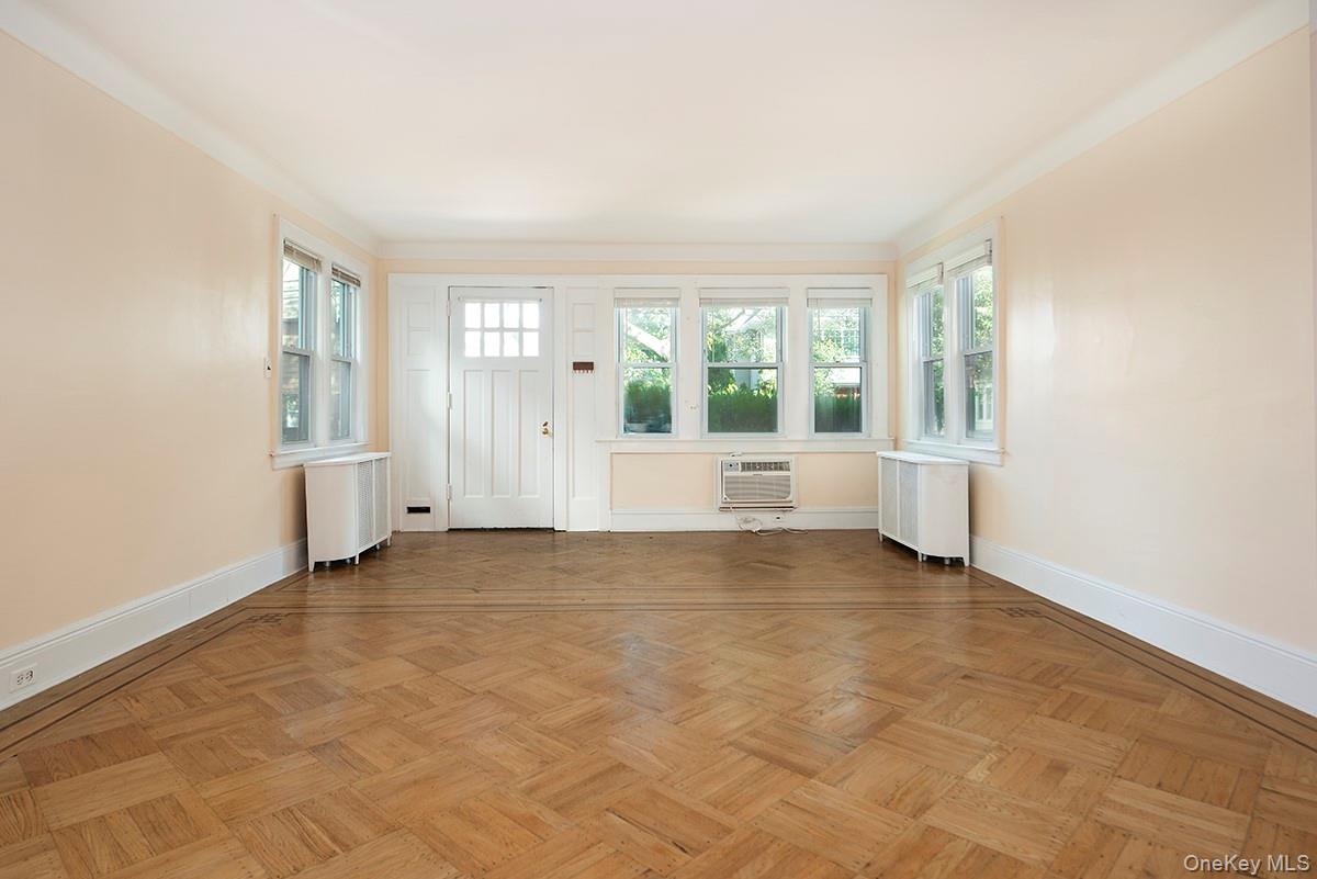 #2 photo, 7110 Kessel Street, クイーンズ区 Forest Hills , NY 11375