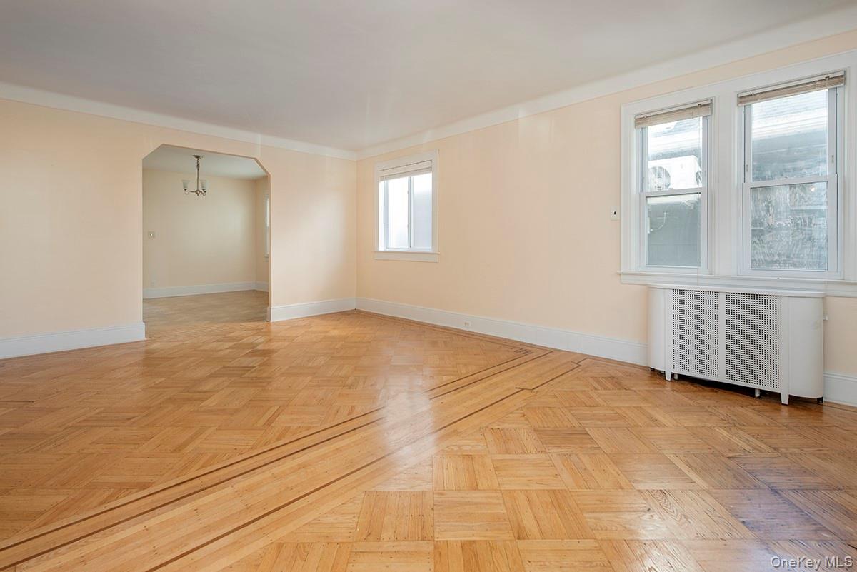 #5 photo, 7110 Kessel Street, クイーンズ区 Forest Hills , NY 11375