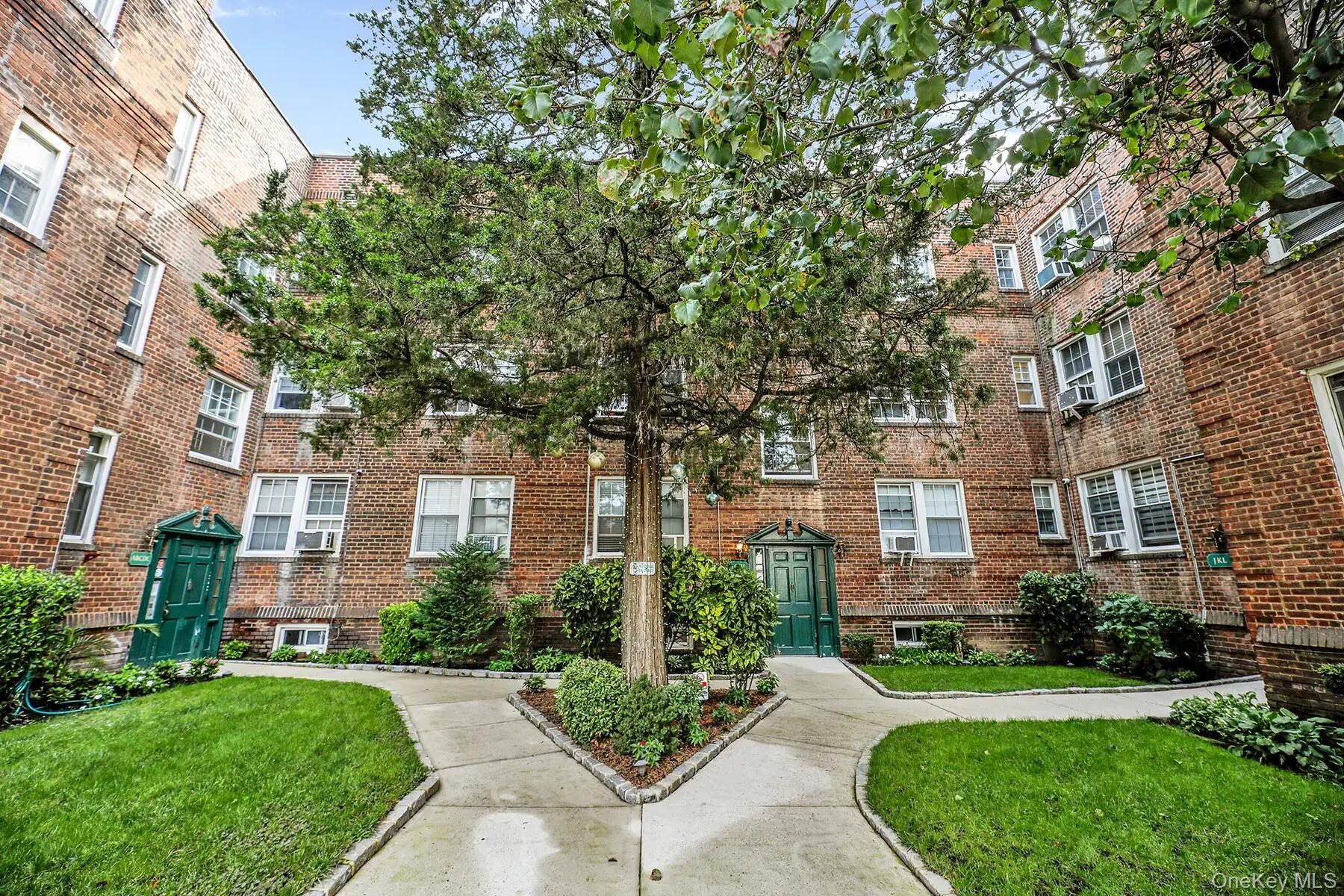 #1 photo, 1 Ash place, ナッソー郡 Great Neck Plaza , NY 11021