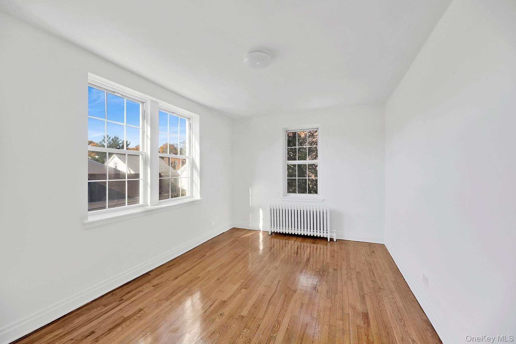 #13 photo, 1 Ash place, Great Neck Plaza , NY 11021