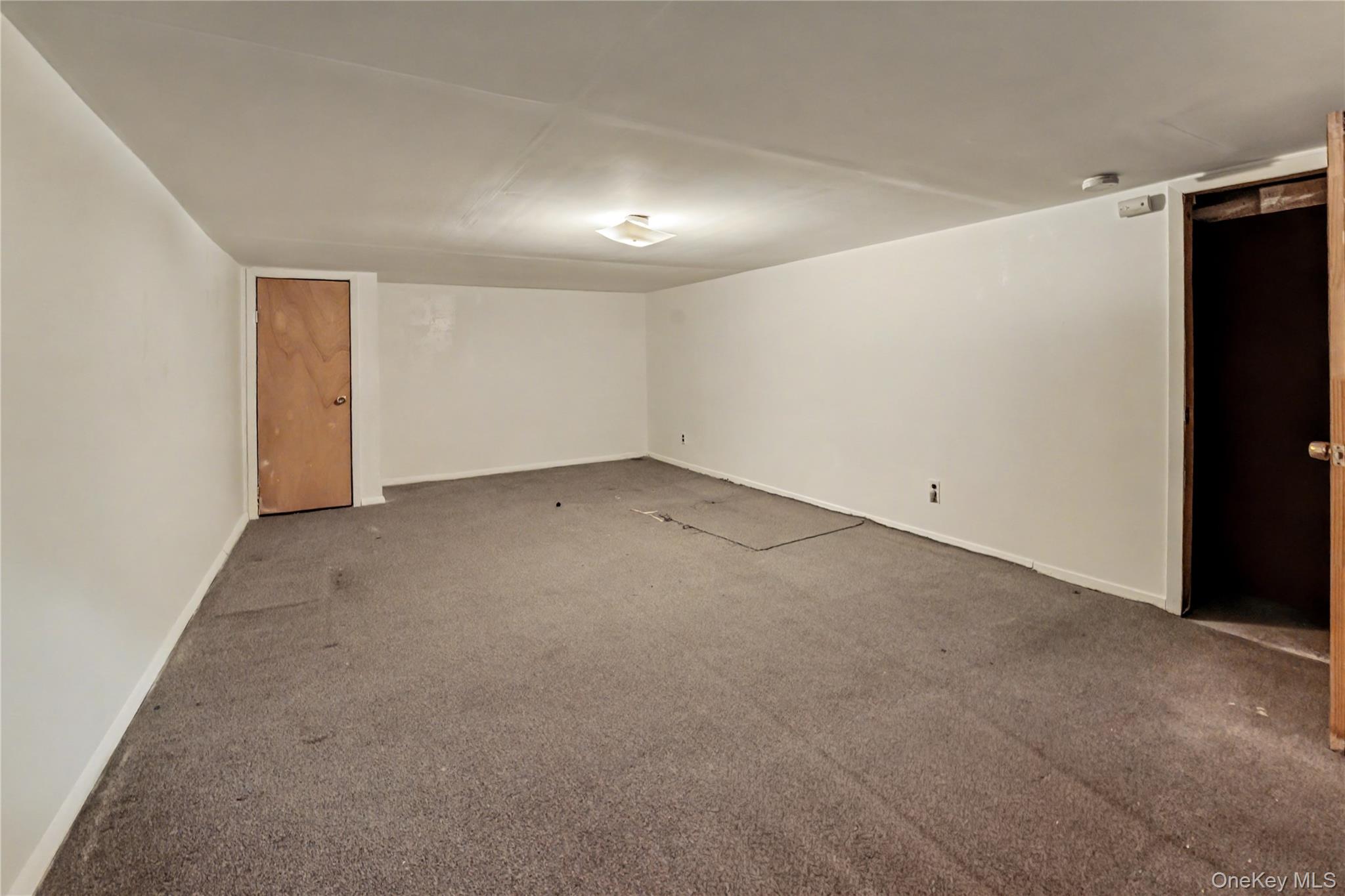 #11 photo, 77 Duke Street, サフォーク郡 Deer Park , NY 11729