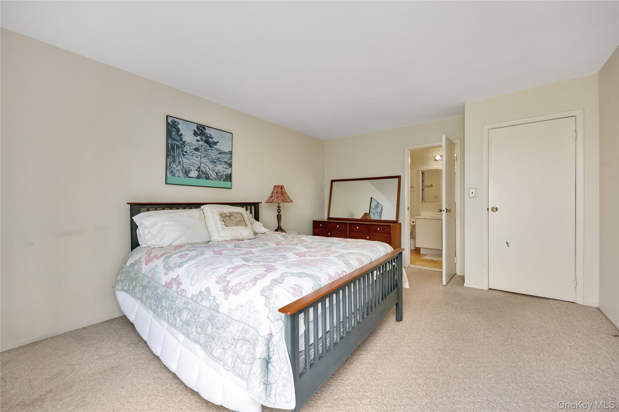 #17 photo, 22 Balsam Court, Wantagh , NY 11793