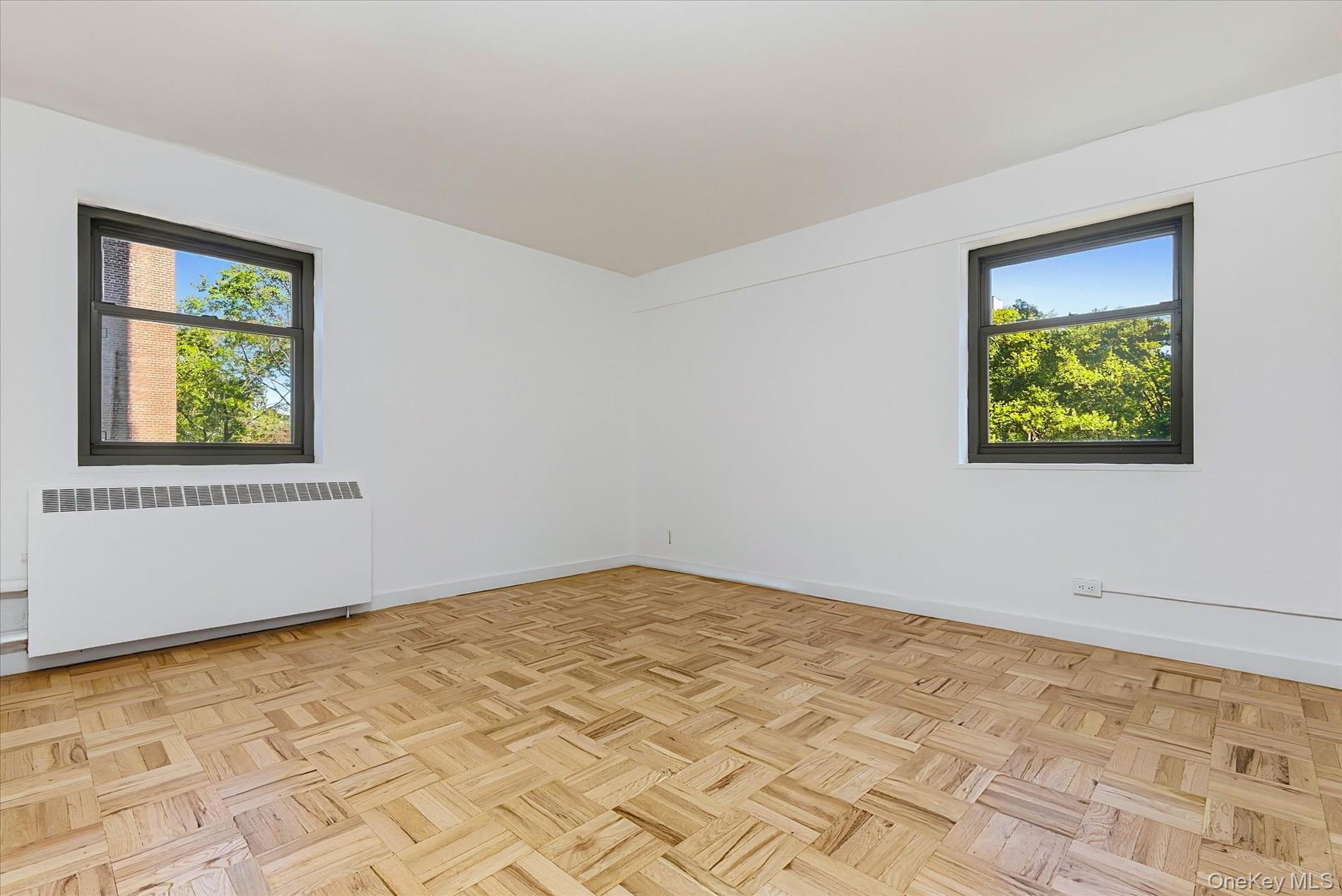 #11 photo, 21-15 34th Avenue, クイーンズ区 Astoria , NY 11106