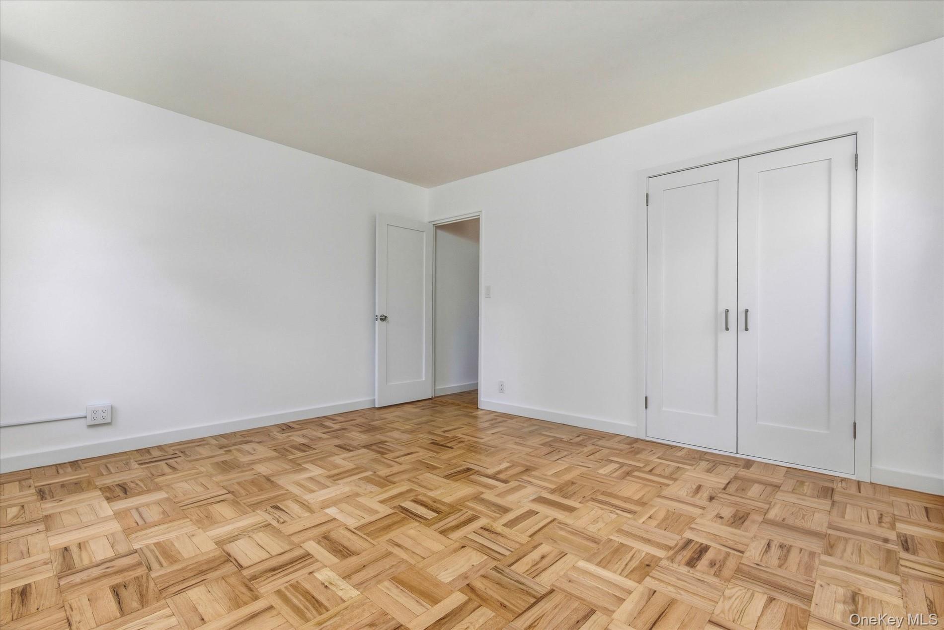 #13 photo, 21-15 34th Avenue, クイーンズ区 Astoria , NY 11106