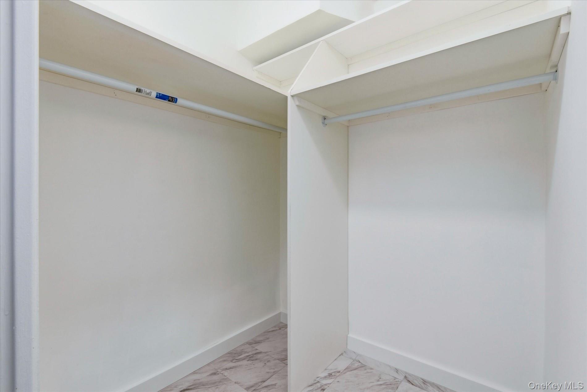 #18 photo, 21-15 34th Avenue, クイーンズ区 Astoria , NY 11106