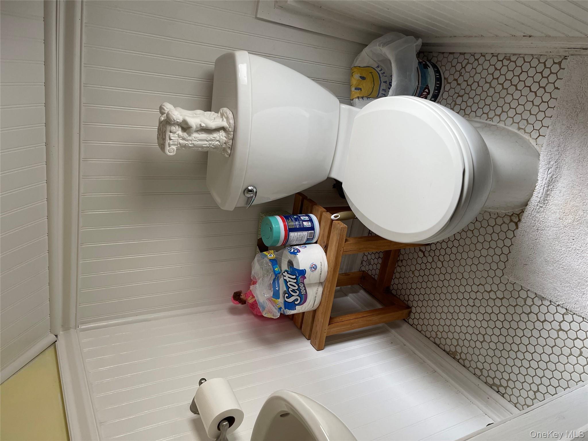 #19 photo, 20815 38th Avenue, Bayside , NY 11361