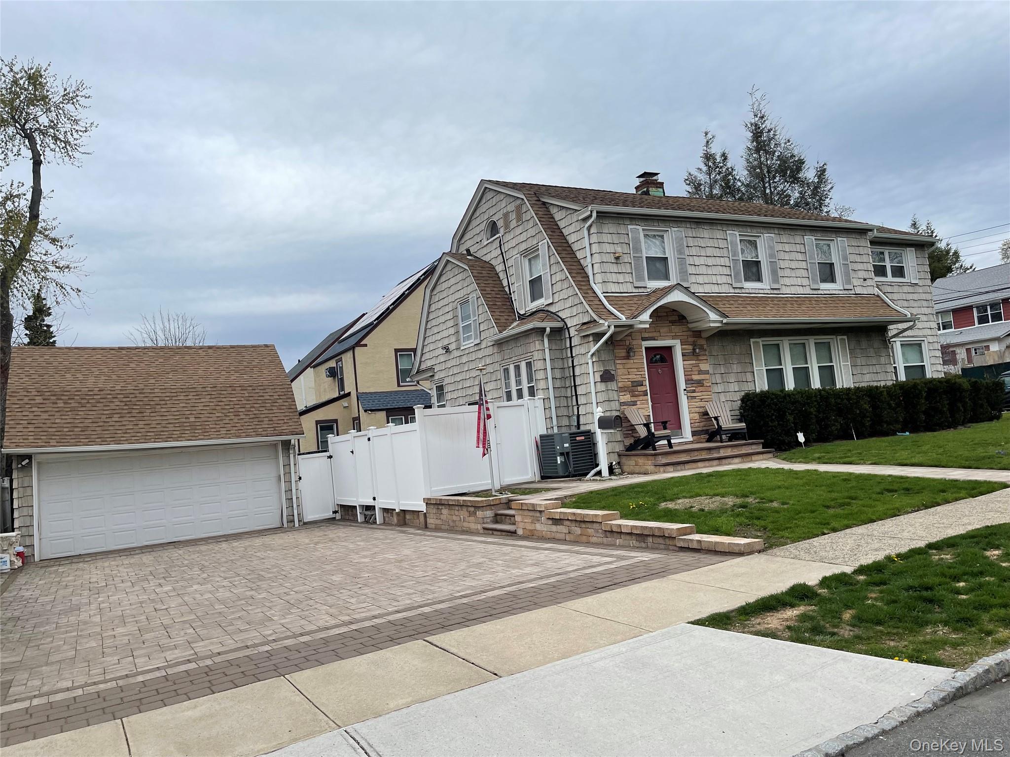 #2 photo, 20815 38th Avenue, Bayside , NY 11361