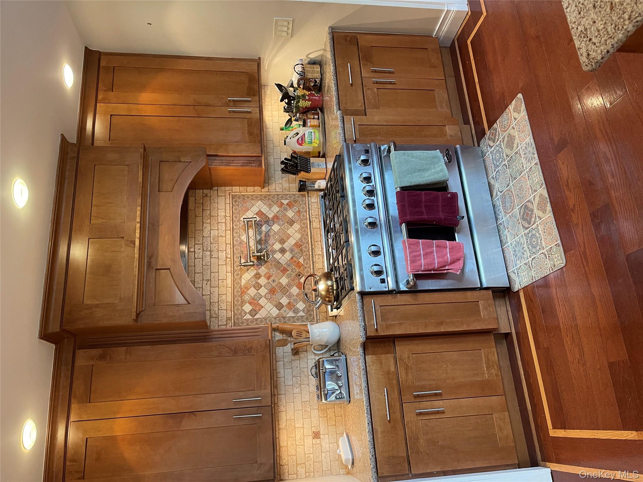 #6 photo, 20815 38th Avenue, Bayside , NY 11361