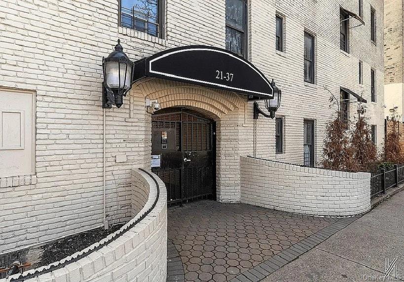 #12 photo, 21-37 33rd Street, クイーンズ区 Astoria , NY 11103