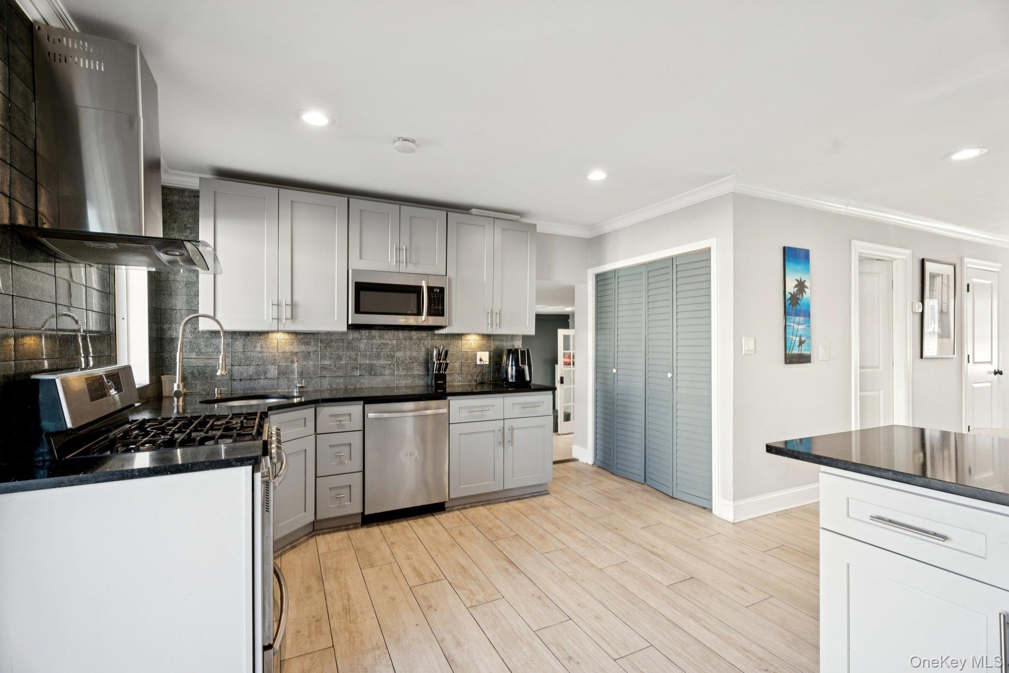 #11 photo, 31 Arthur Street, Baldwin , NY 11510