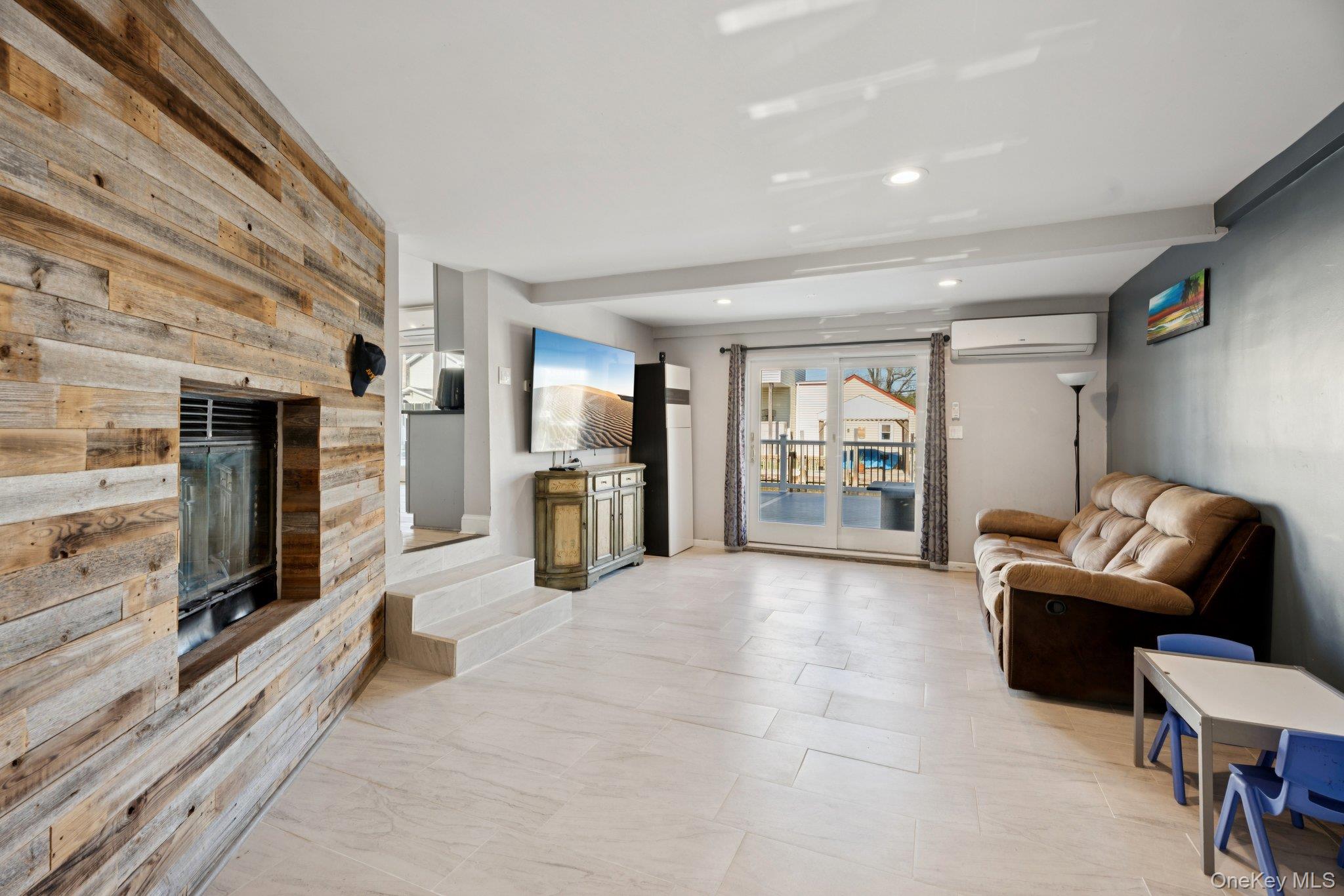 #14 photo, 31 Arthur Street, Baldwin , NY 11510