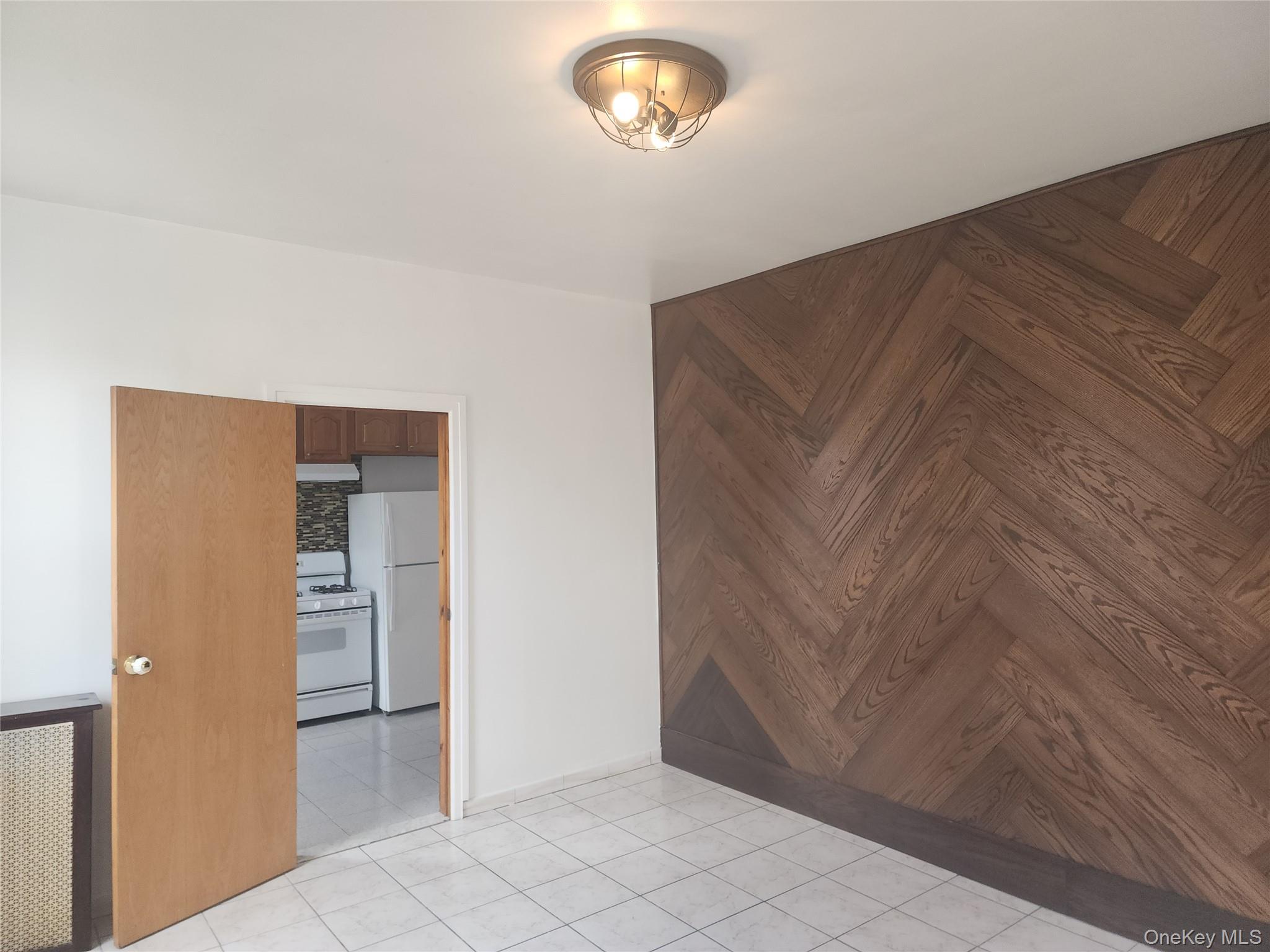 #10 photo, 60-48 68th Road, クイーンズ区 Ridgewood , NY 11385