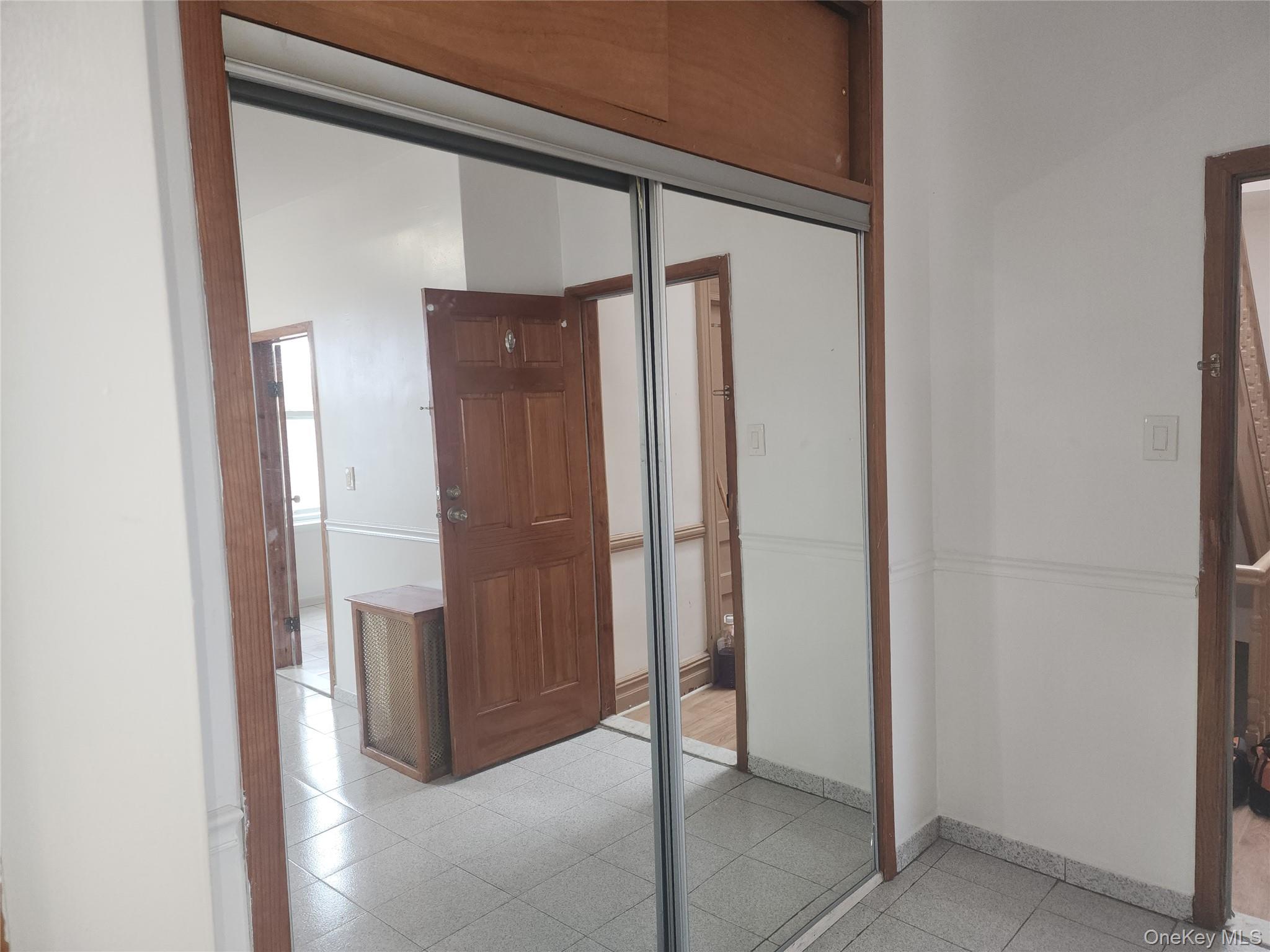 #15 photo, 60-48 68th Road, クイーンズ区 Ridgewood , NY 11385