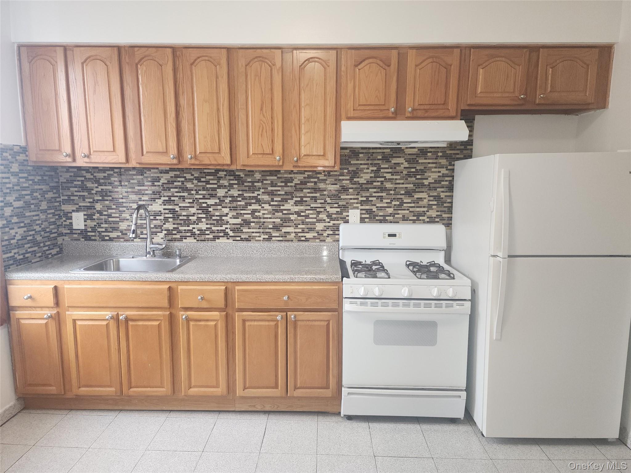 #3 photo, 60-48 68th Road, クイーンズ区 Ridgewood , NY 11385