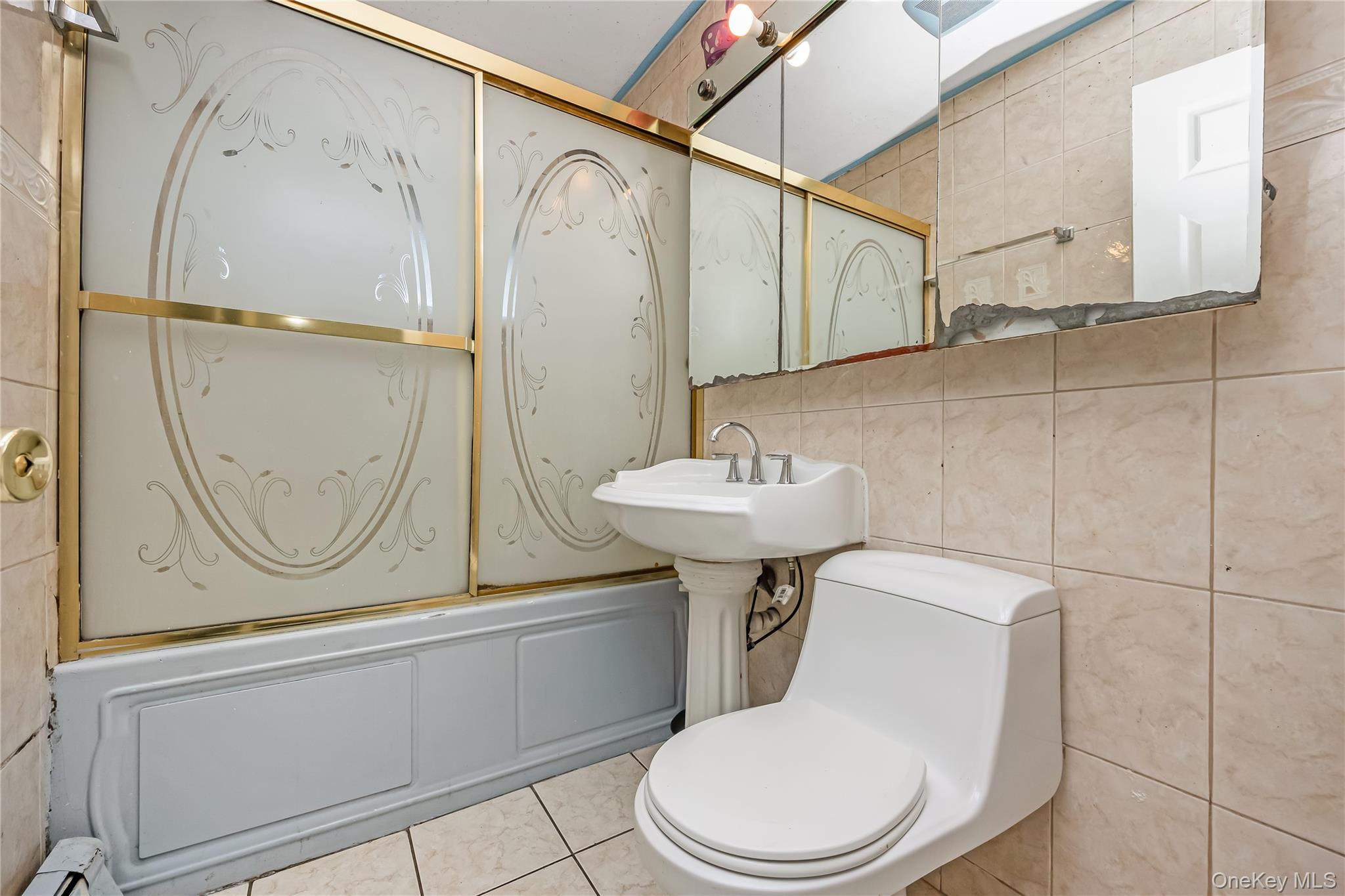 #10 photo, 58 Albatross Road, Levittown , NY 11756