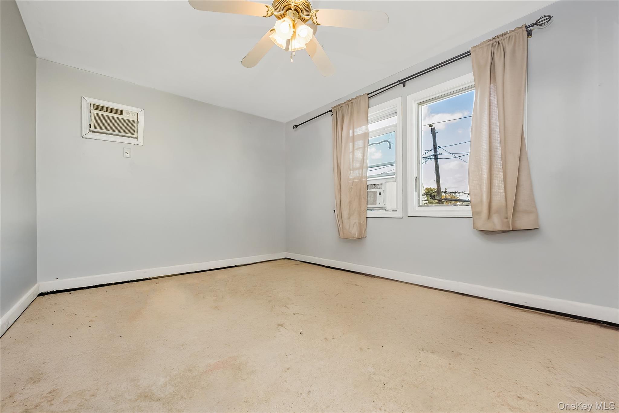 #12 photo, 58 Albatross Road, Levittown , NY 11756