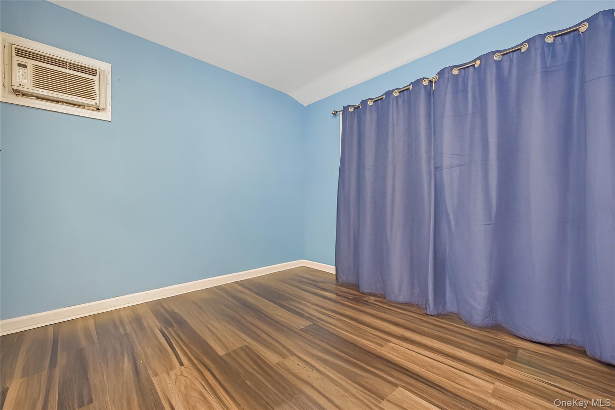 #16 photo, 58 Albatross Road, Levittown , NY 11756