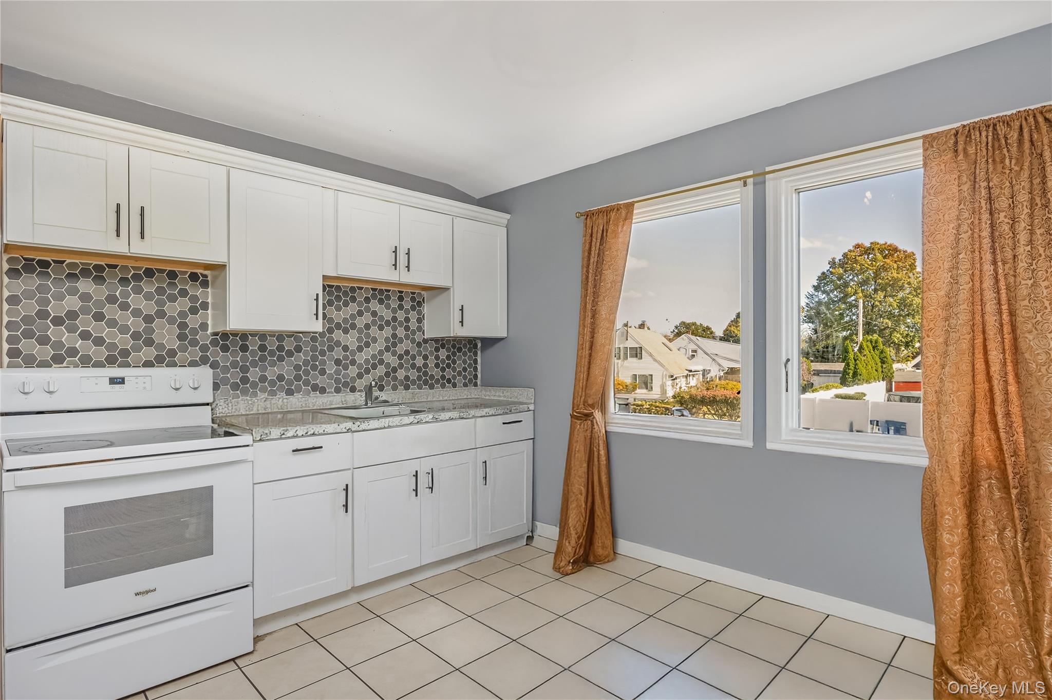 #17 photo, 58 Albatross Road, Levittown , NY 11756