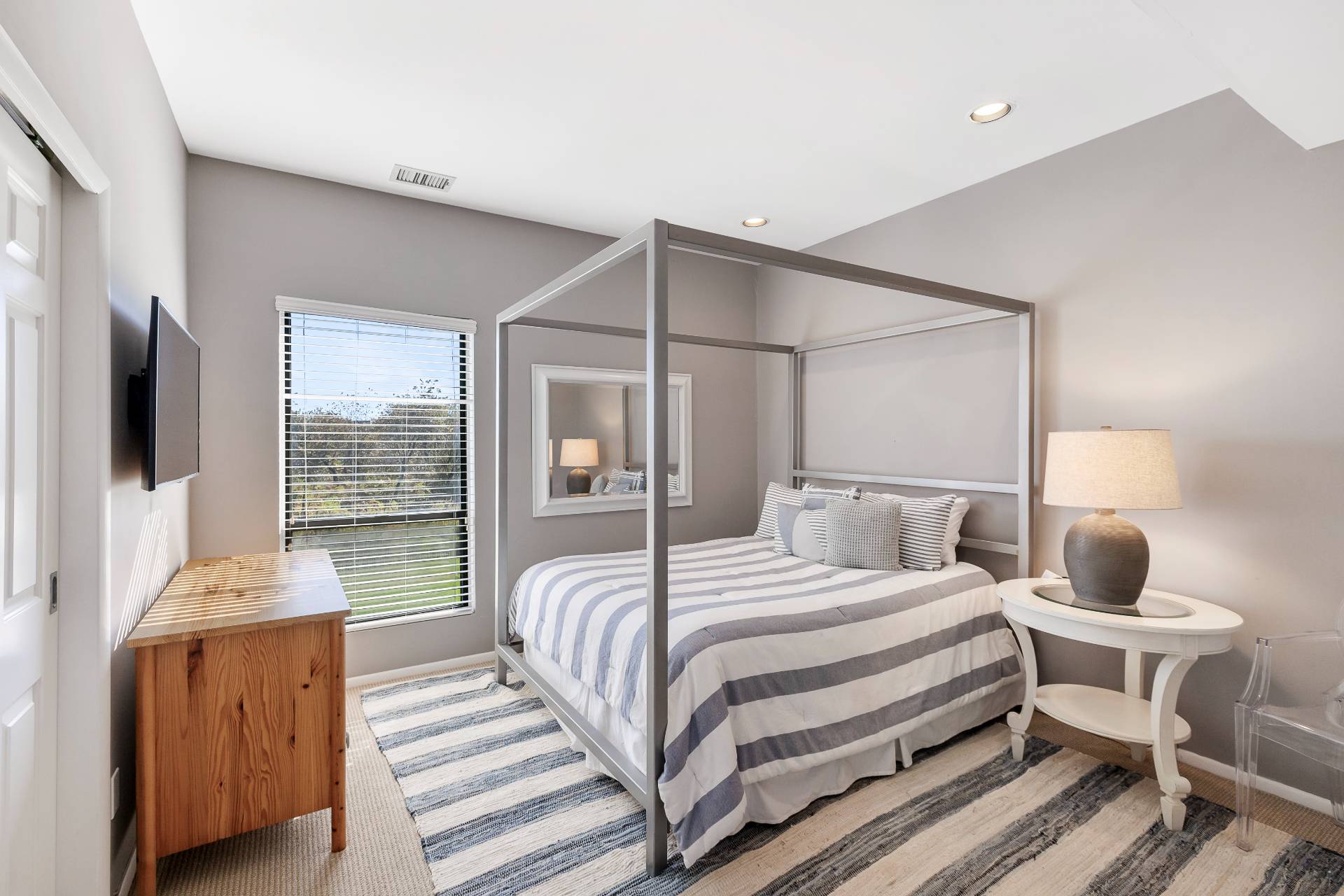 #16 photo, 21 South Fulton Street , #6, サフォーク郡 Montauk , NY 11954