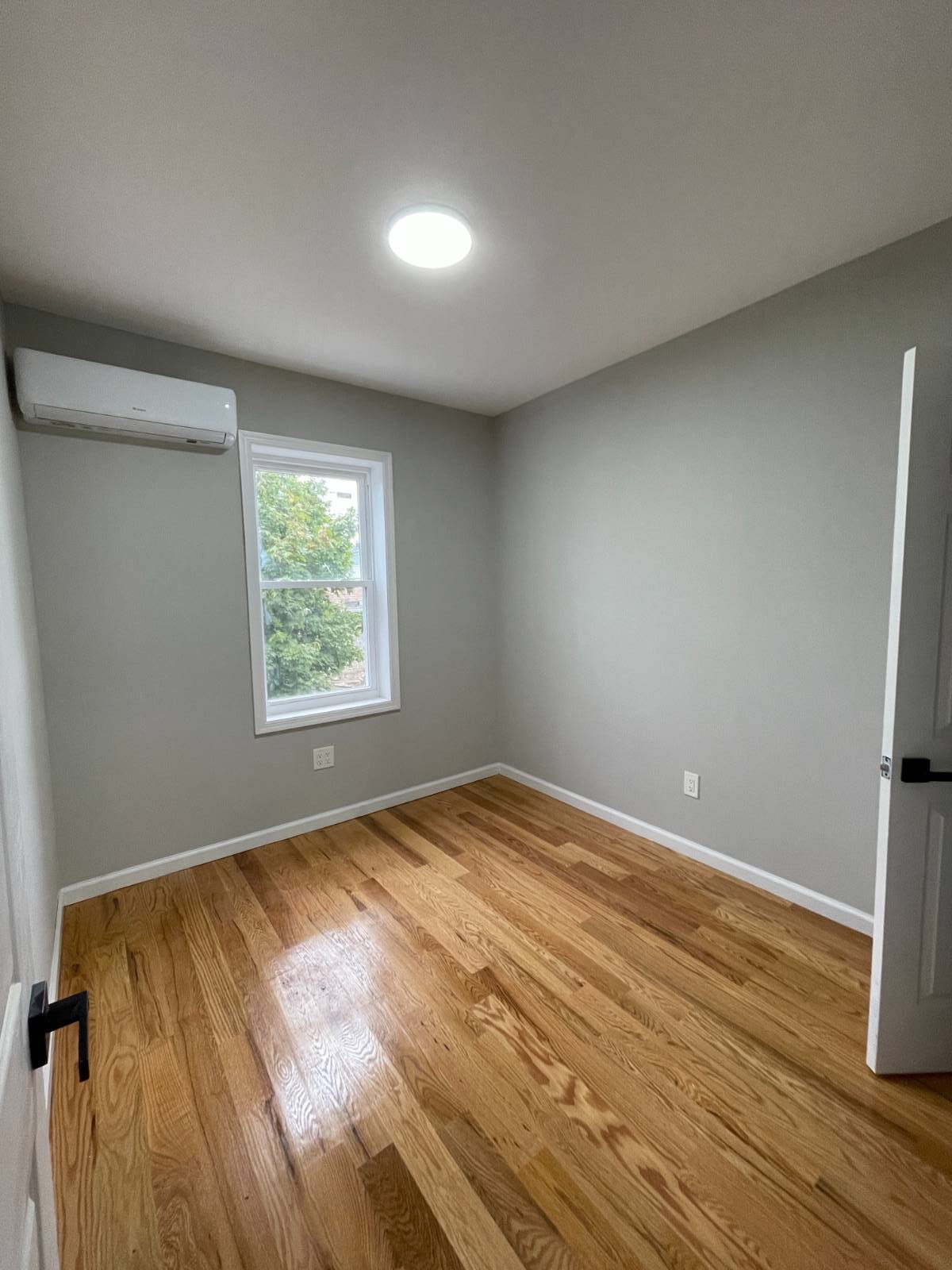 #6 photo, 217-39 114th Rd, Cambria Heights , NY 11411