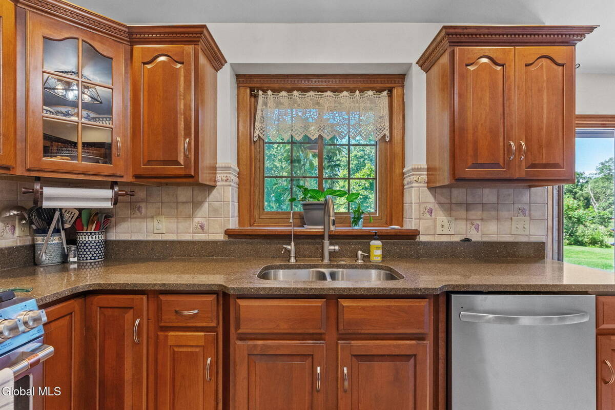 #15 photo, 6 Wayto Lane, Clifton Park , NY 12019